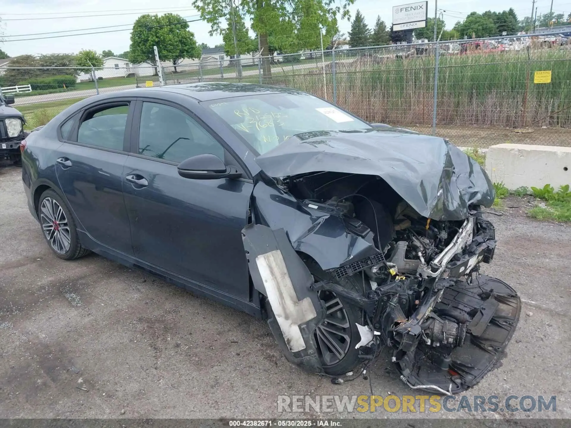 1 Photograph of a damaged car 3KPF44AC6ME417683 KIA FORTE 2021