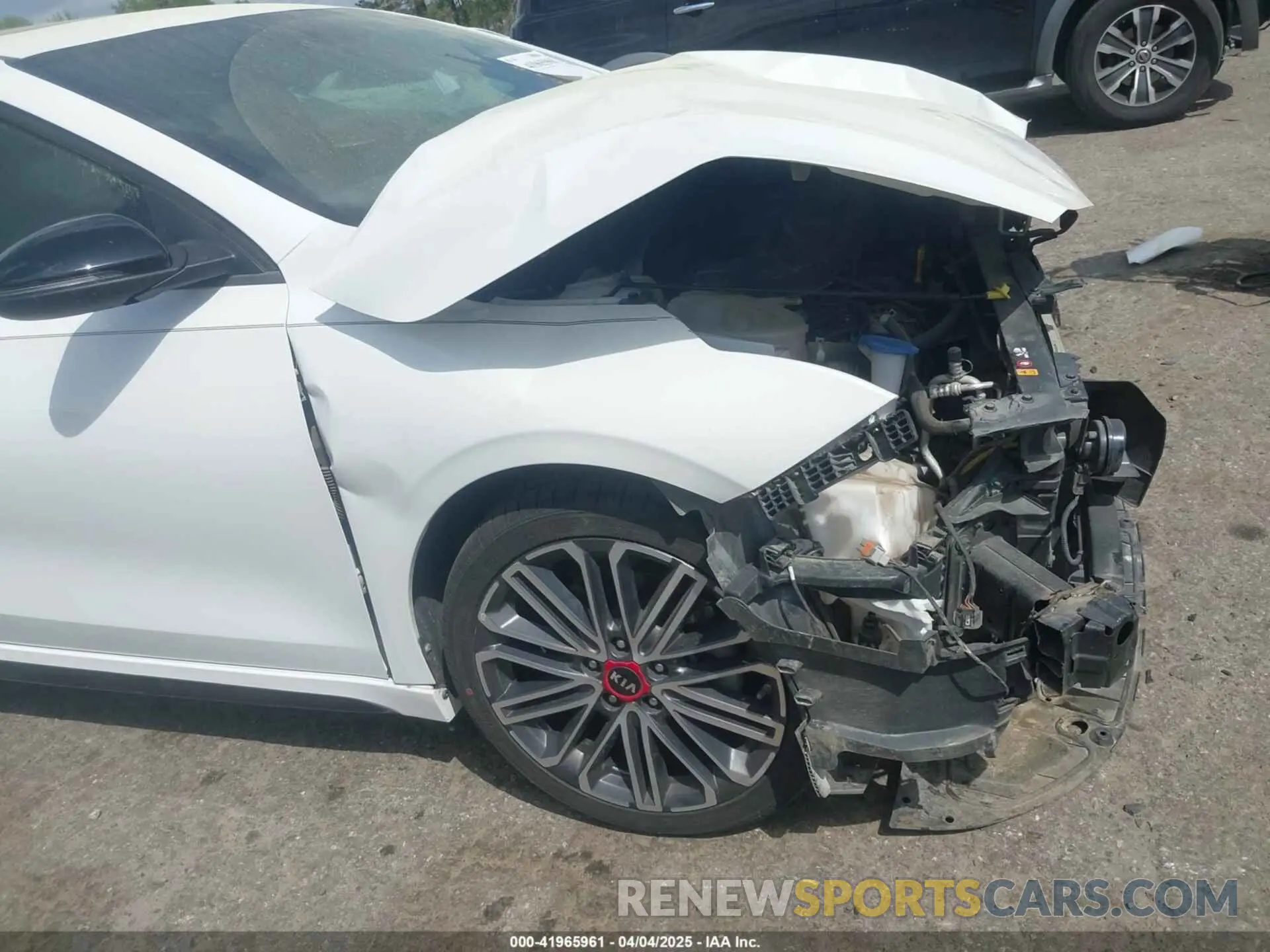 17 Photograph of a damaged car 3KPF44AC7ME318340 KIA FORTE 2021