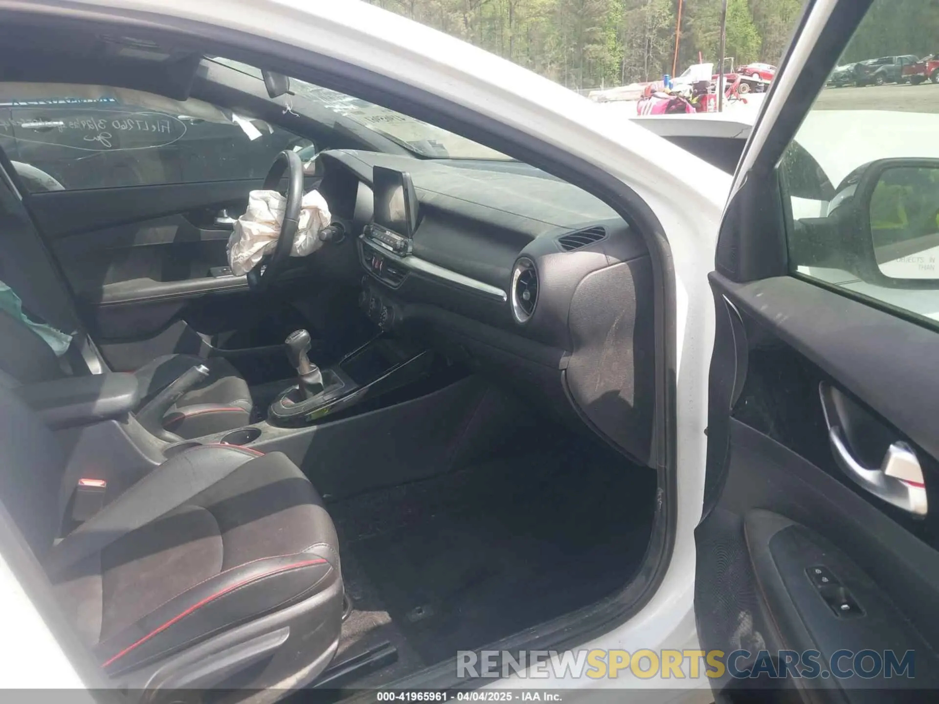 5 Photograph of a damaged car 3KPF44AC7ME318340 KIA FORTE 2021