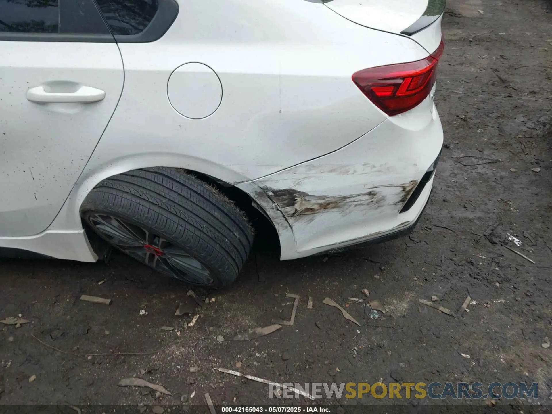 6 Photograph of a damaged car 3KPF44AC7ME416414 KIA FORTE 2021