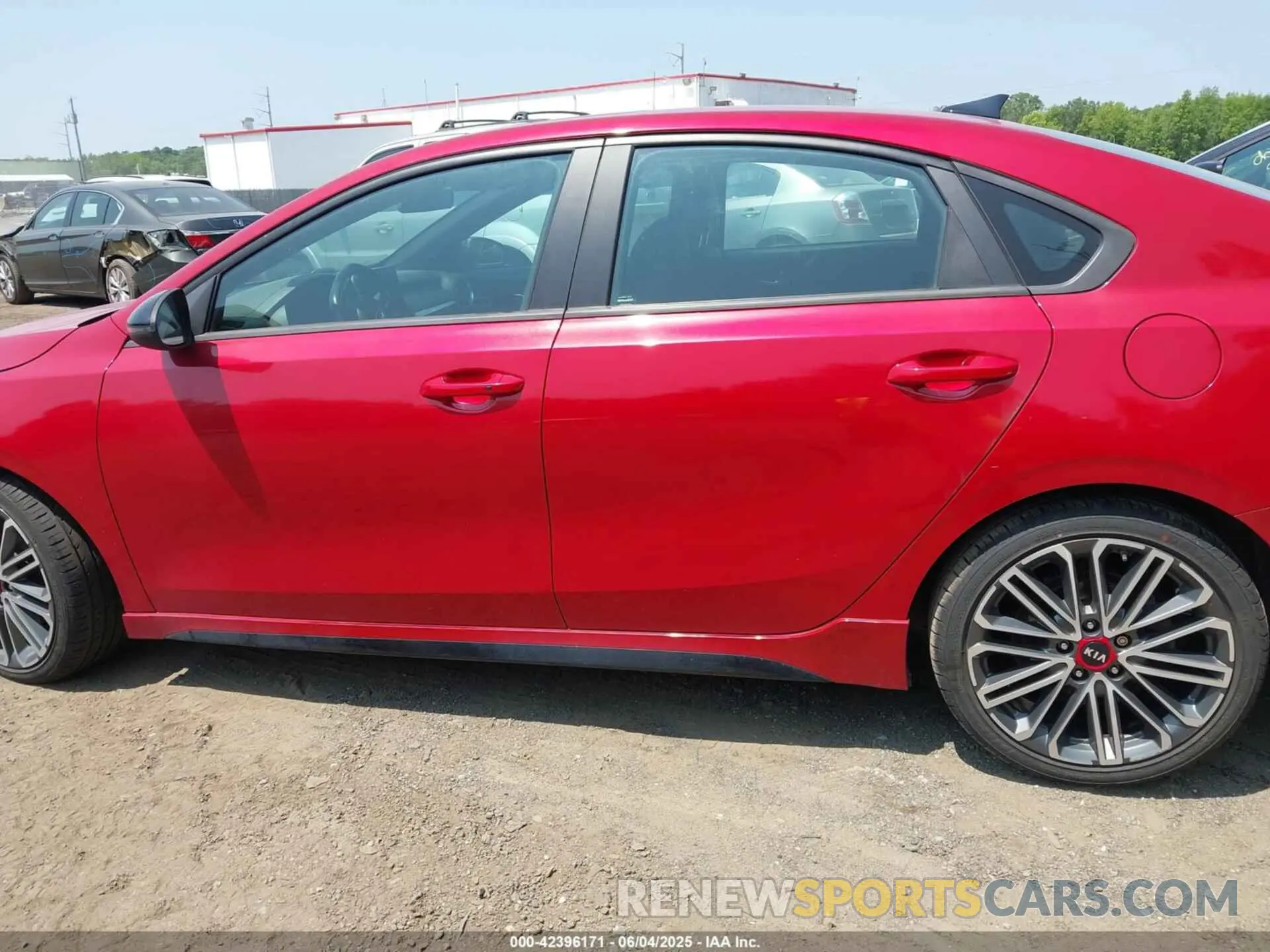 14 Photograph of a damaged car 3KPF44ACXME274284 KIA FORTE 2021