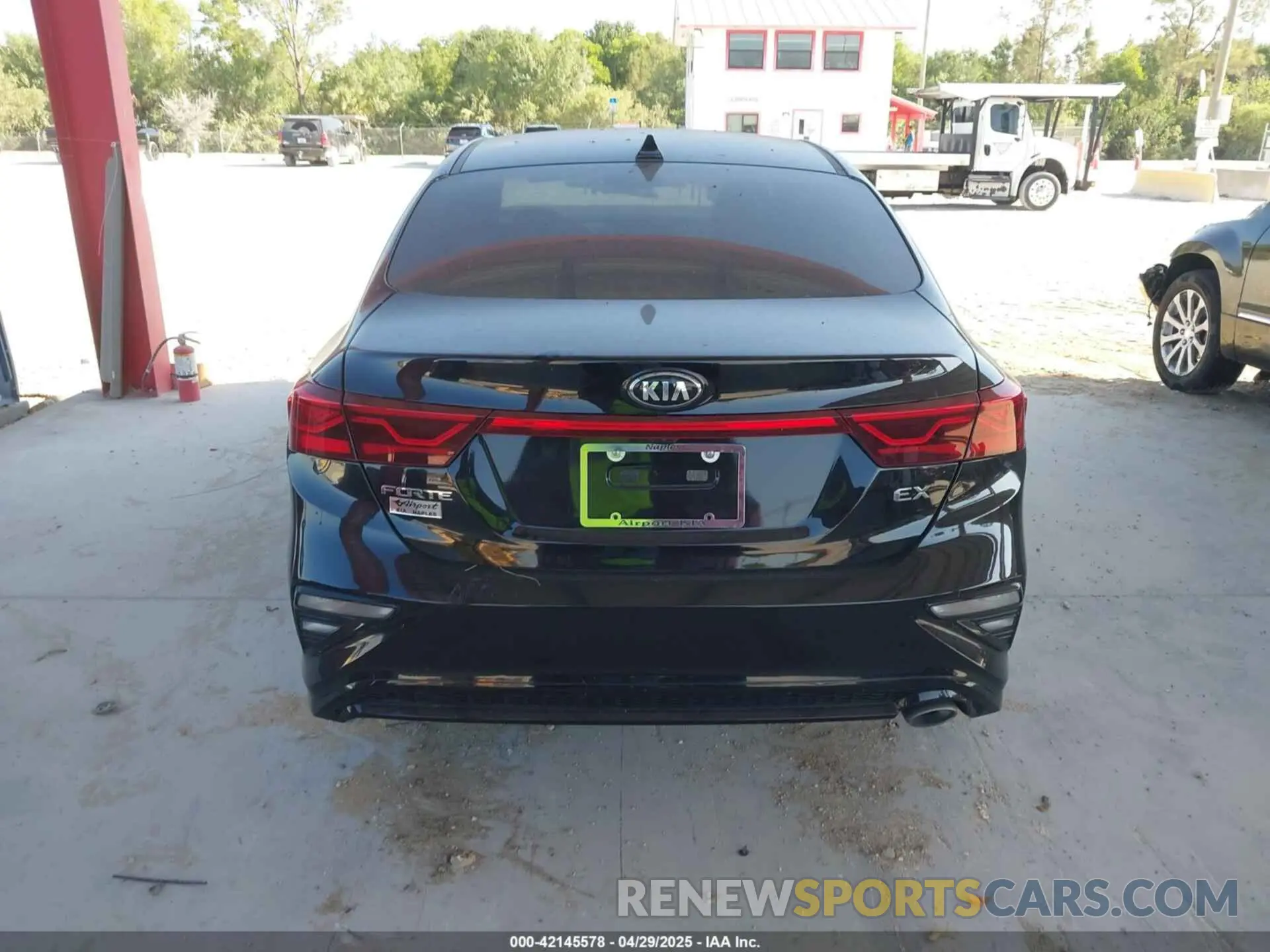 16 Photograph of a damaged car 3KPF54AD0ME284084 KIA FORTE 2021