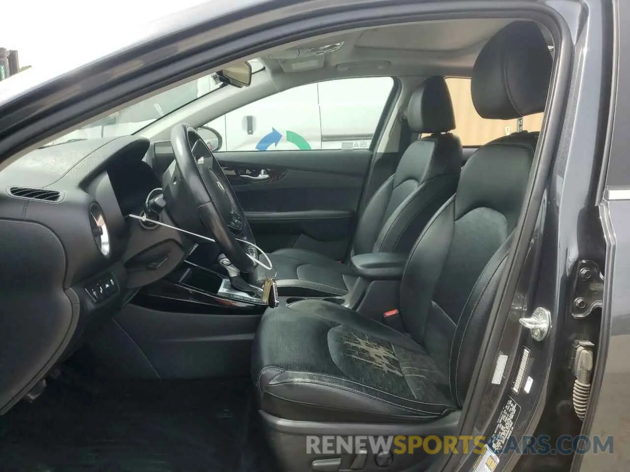 7 Photograph of a damaged car 3KPF54AD2ME279808 KIA FORTE 2021