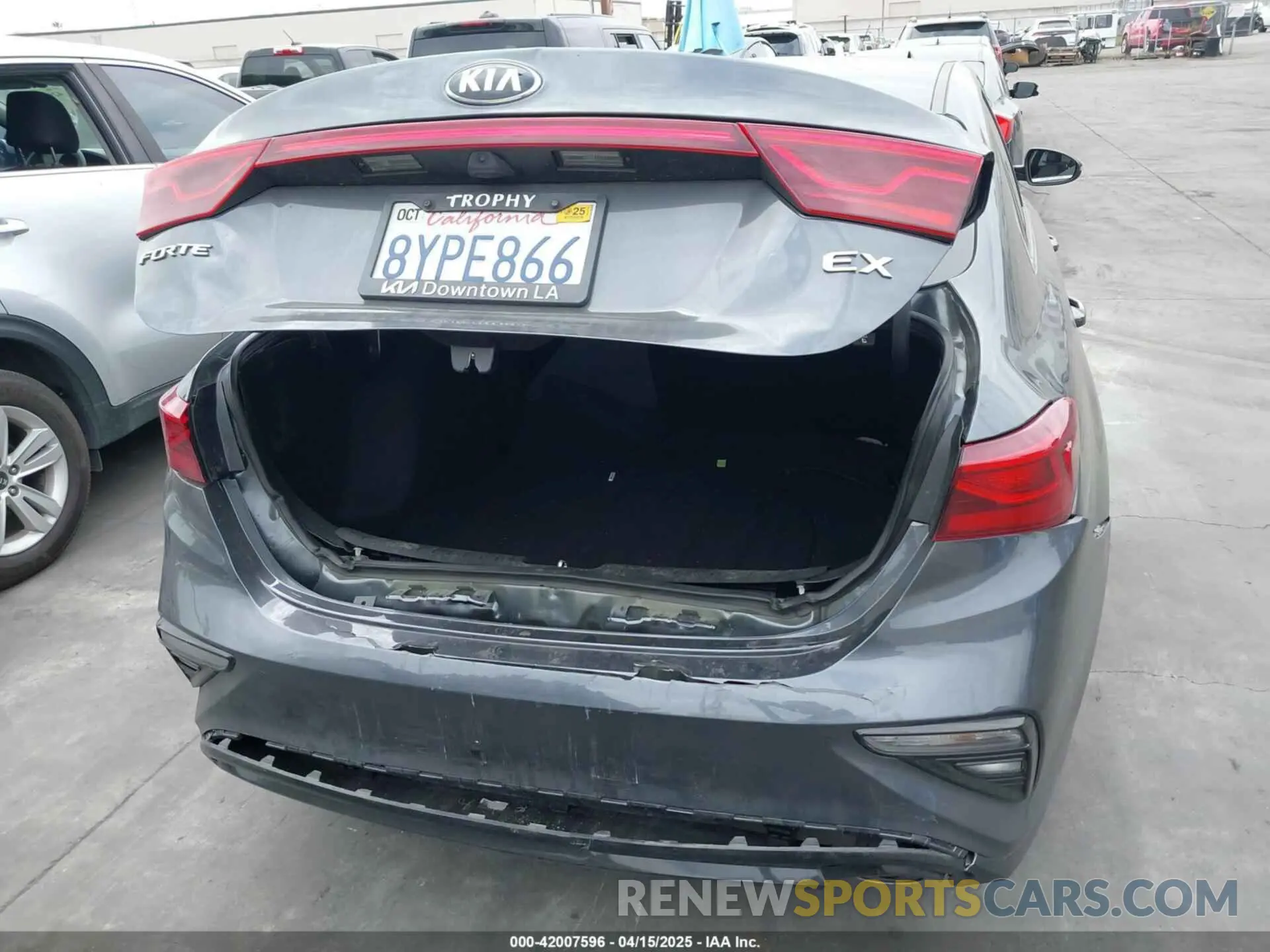 17 Photograph of a damaged car 3KPF54AD2ME415239 KIA FORTE 2021