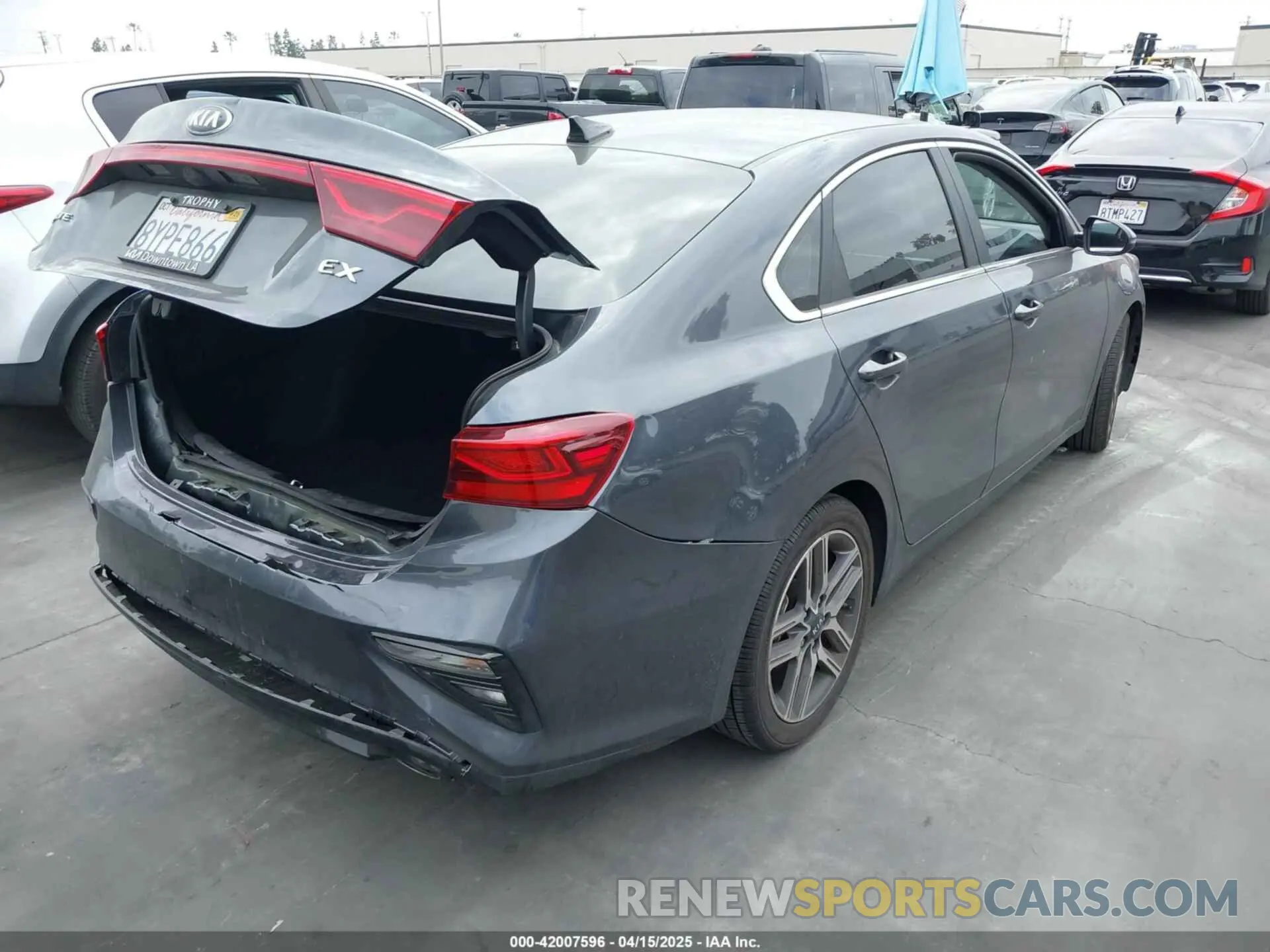 4 Photograph of a damaged car 3KPF54AD2ME415239 KIA FORTE 2021