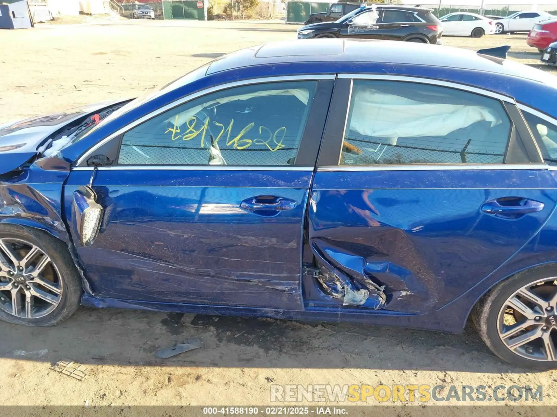 17 Photograph of a damaged car 3KPF54AD4ME402671 KIA FORTE 2021