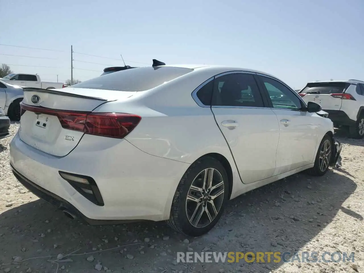 3 Photograph of a damaged car 3KPF54AD6ME323017 KIA FORTE 2021