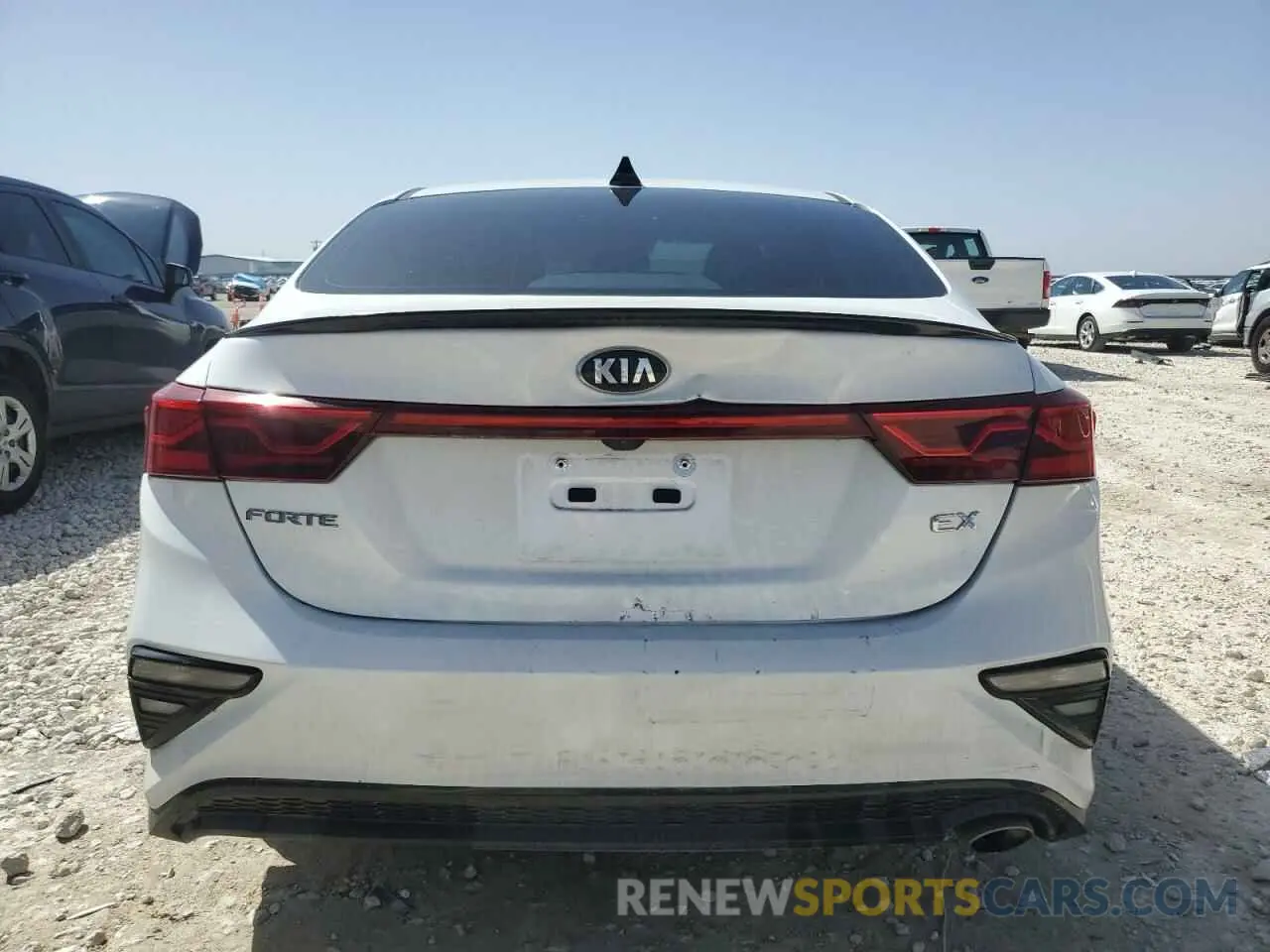 6 Photograph of a damaged car 3KPF54AD6ME323017 KIA FORTE 2021