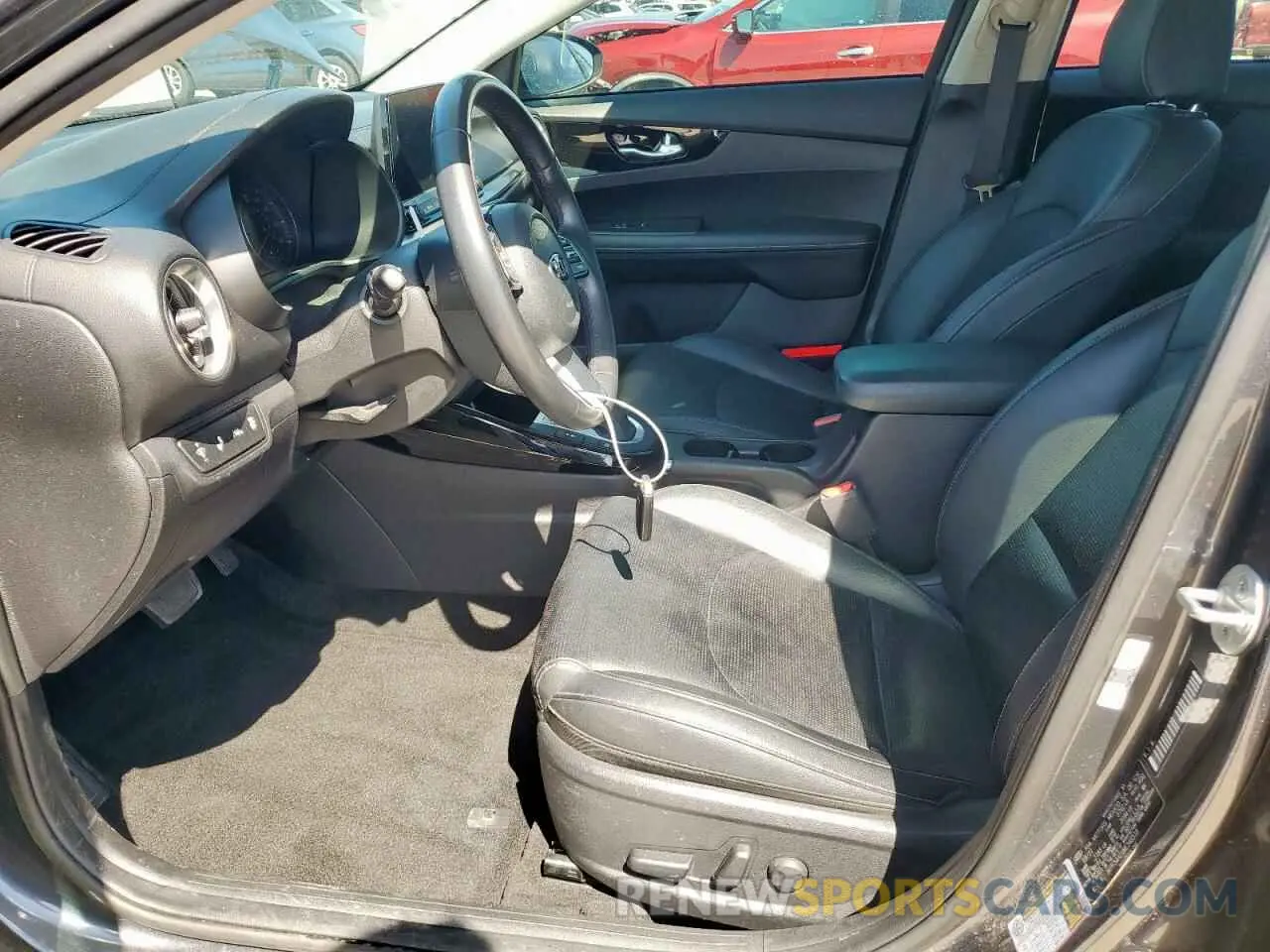 7 Photograph of a damaged car 3KPF54ADXME348518 KIA FORTE 2021