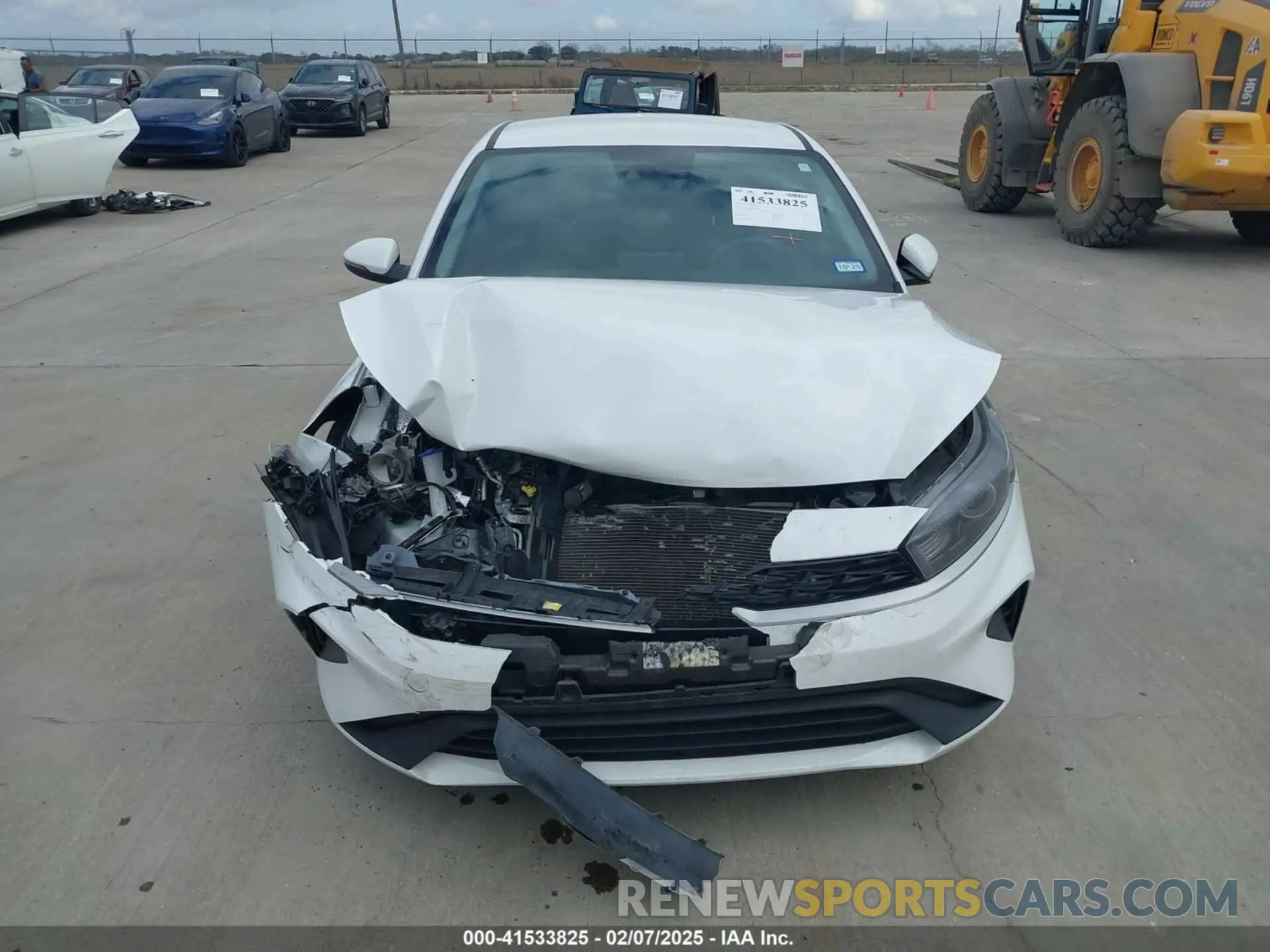 12 Photograph of a damaged car 3KPF24AD0NE425701 KIA FORTE 2022