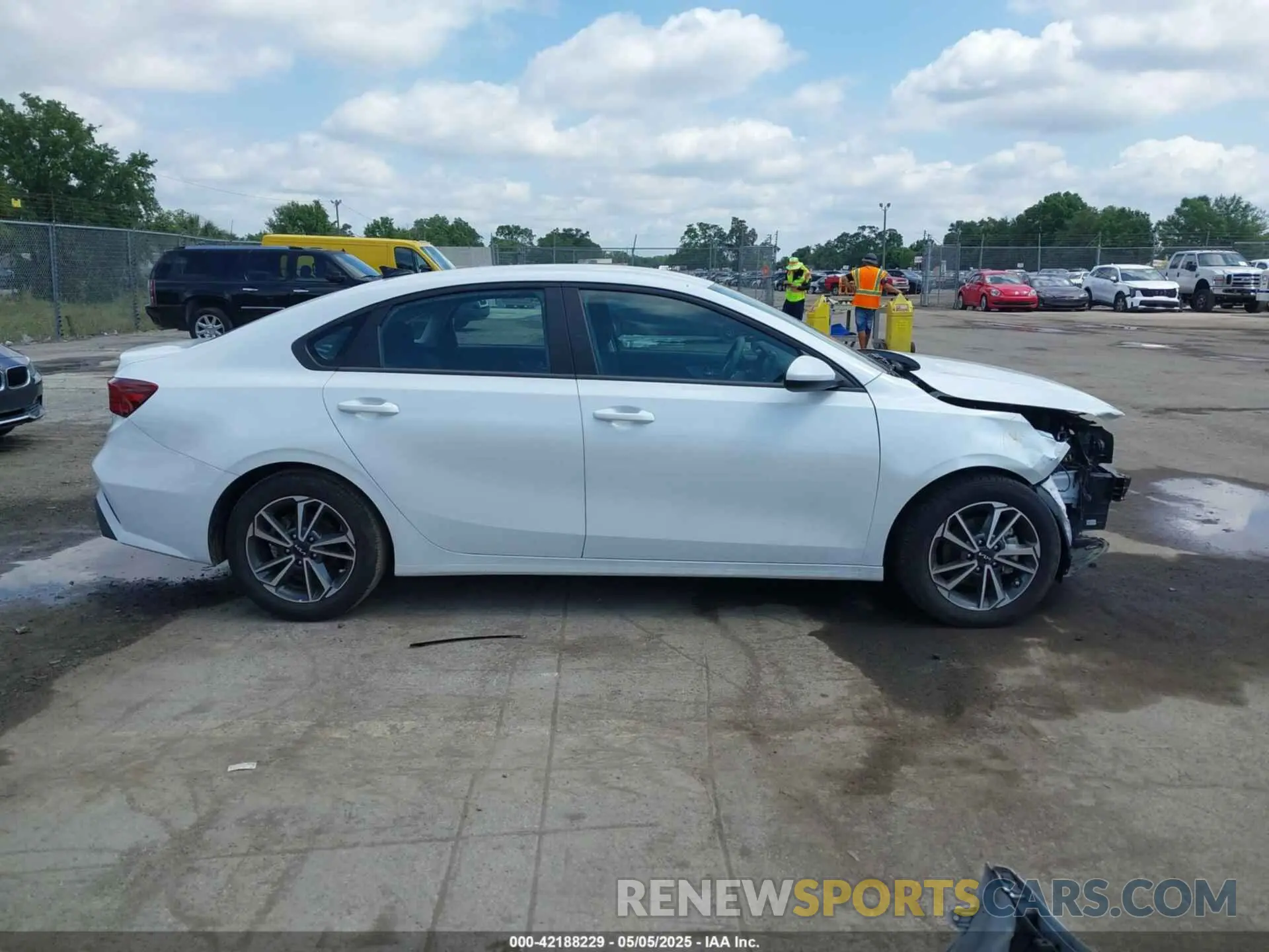 13 Photograph of a damaged car 3KPF24AD0NE456771 KIA FORTE 2022