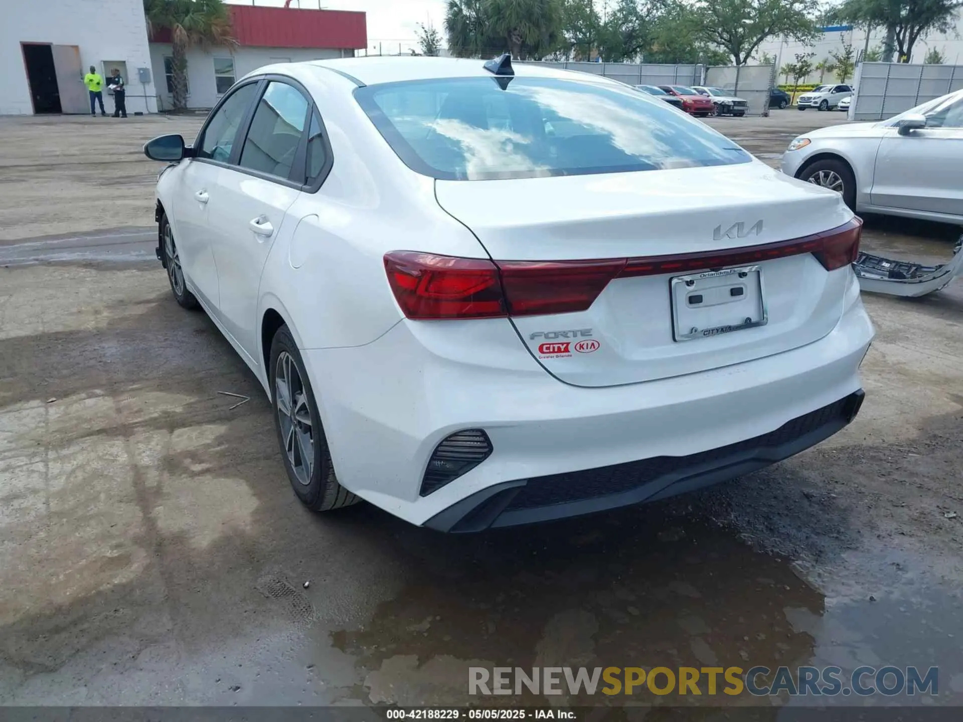 3 Photograph of a damaged car 3KPF24AD0NE456771 KIA FORTE 2022