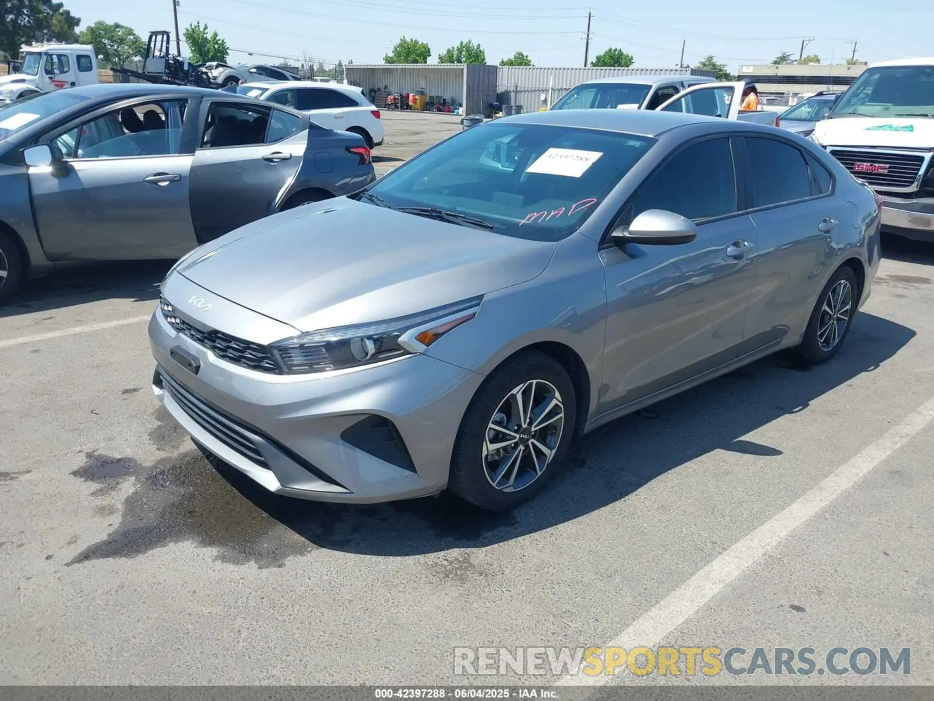 2 Photograph of a damaged car 3KPF24AD0NE461372 KIA FORTE 2022