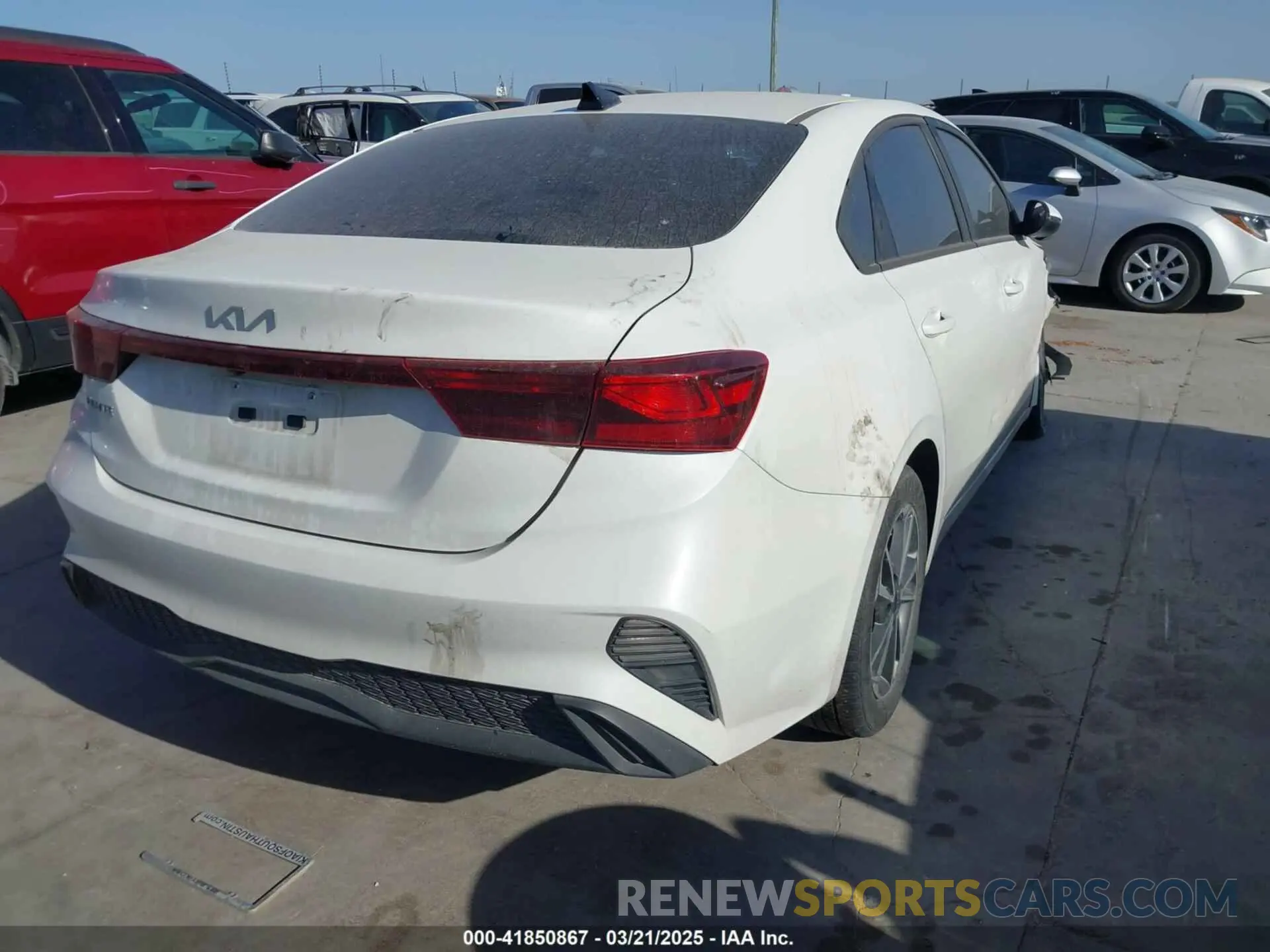 4 Photograph of a damaged car 3KPF24AD0NE474123 KIA FORTE 2022