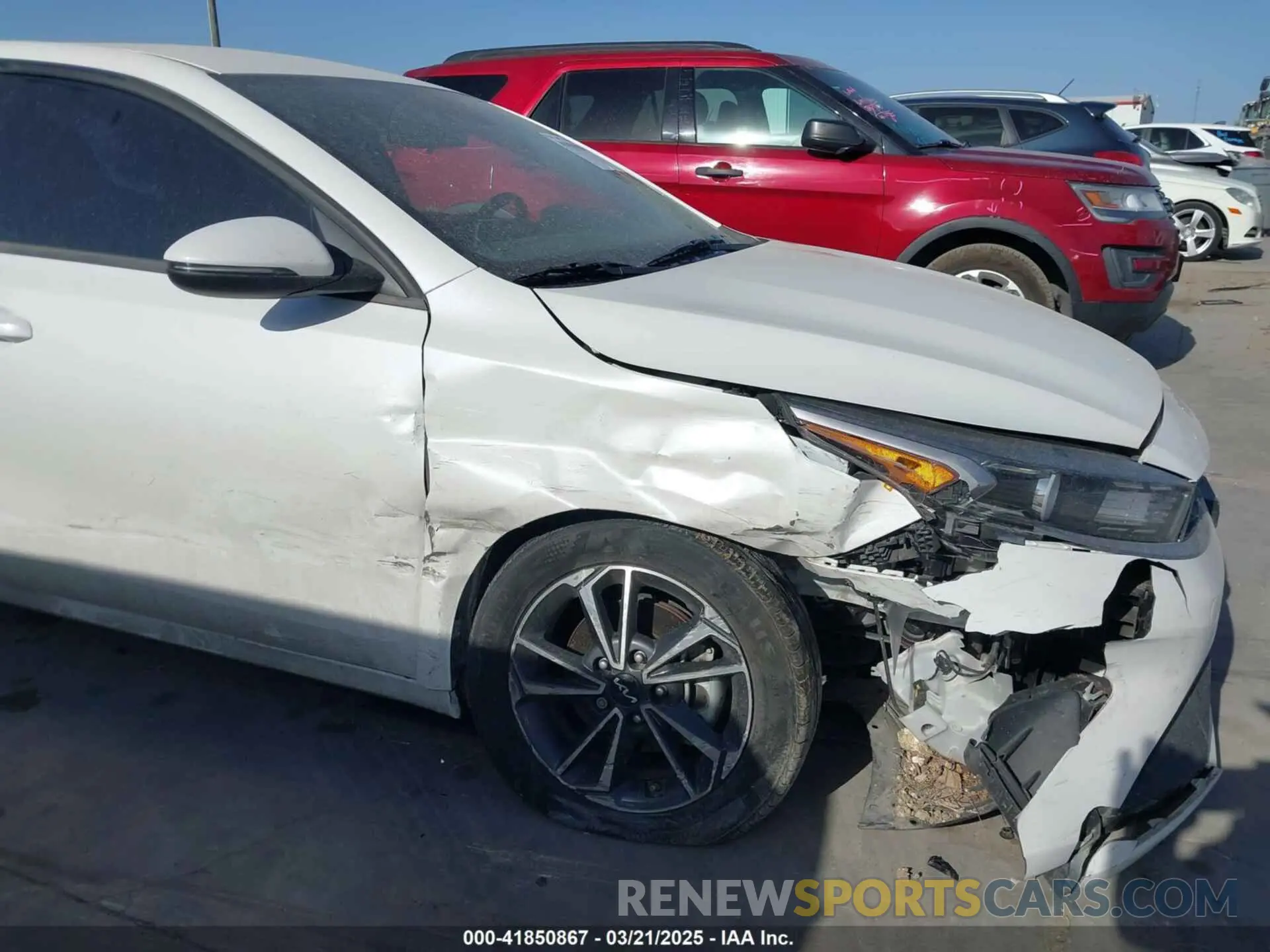6 Photograph of a damaged car 3KPF24AD0NE474123 KIA FORTE 2022