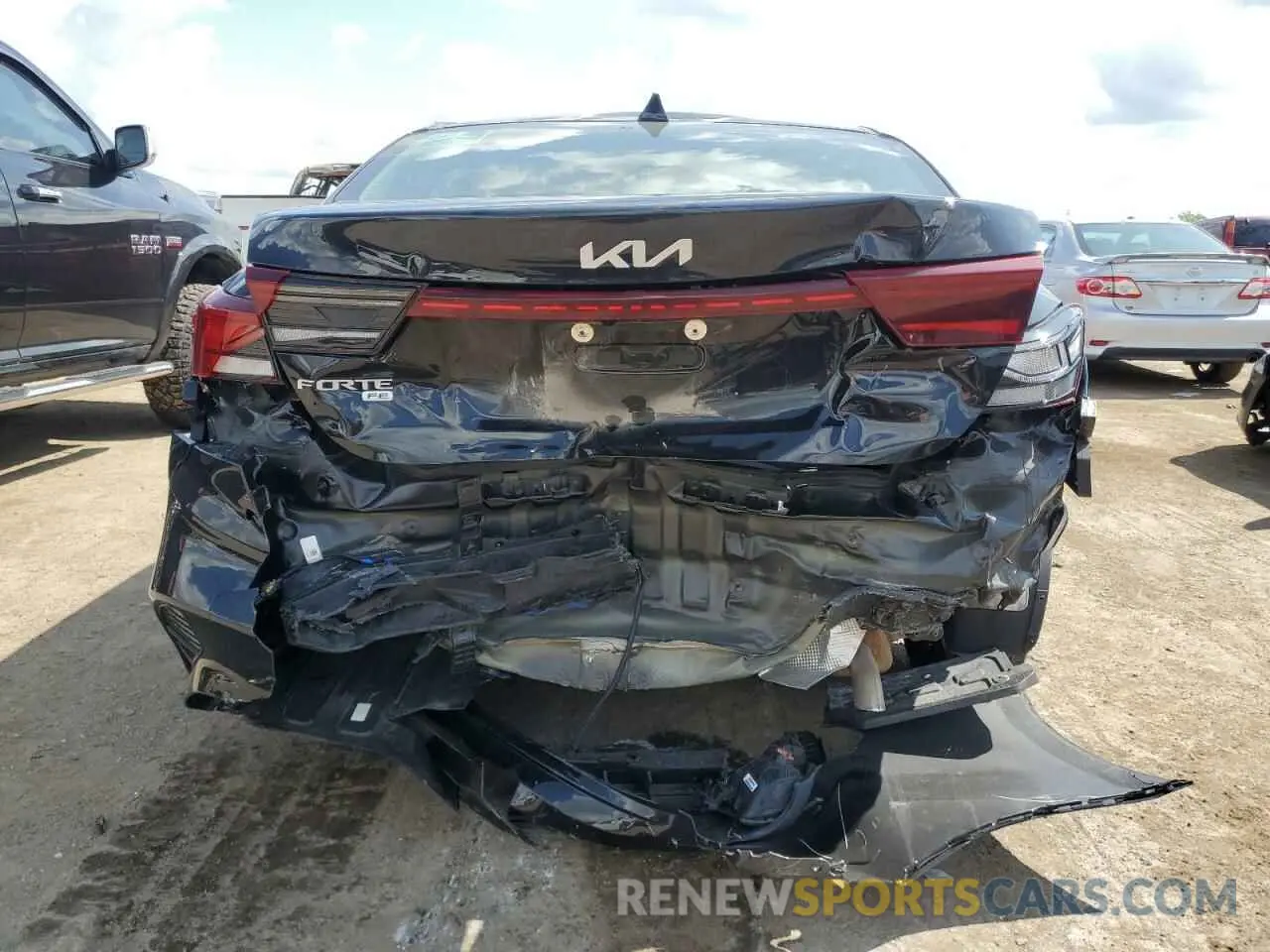 6 Photograph of a damaged car 3KPF24AD0NE498731 KIA FORTE 2022