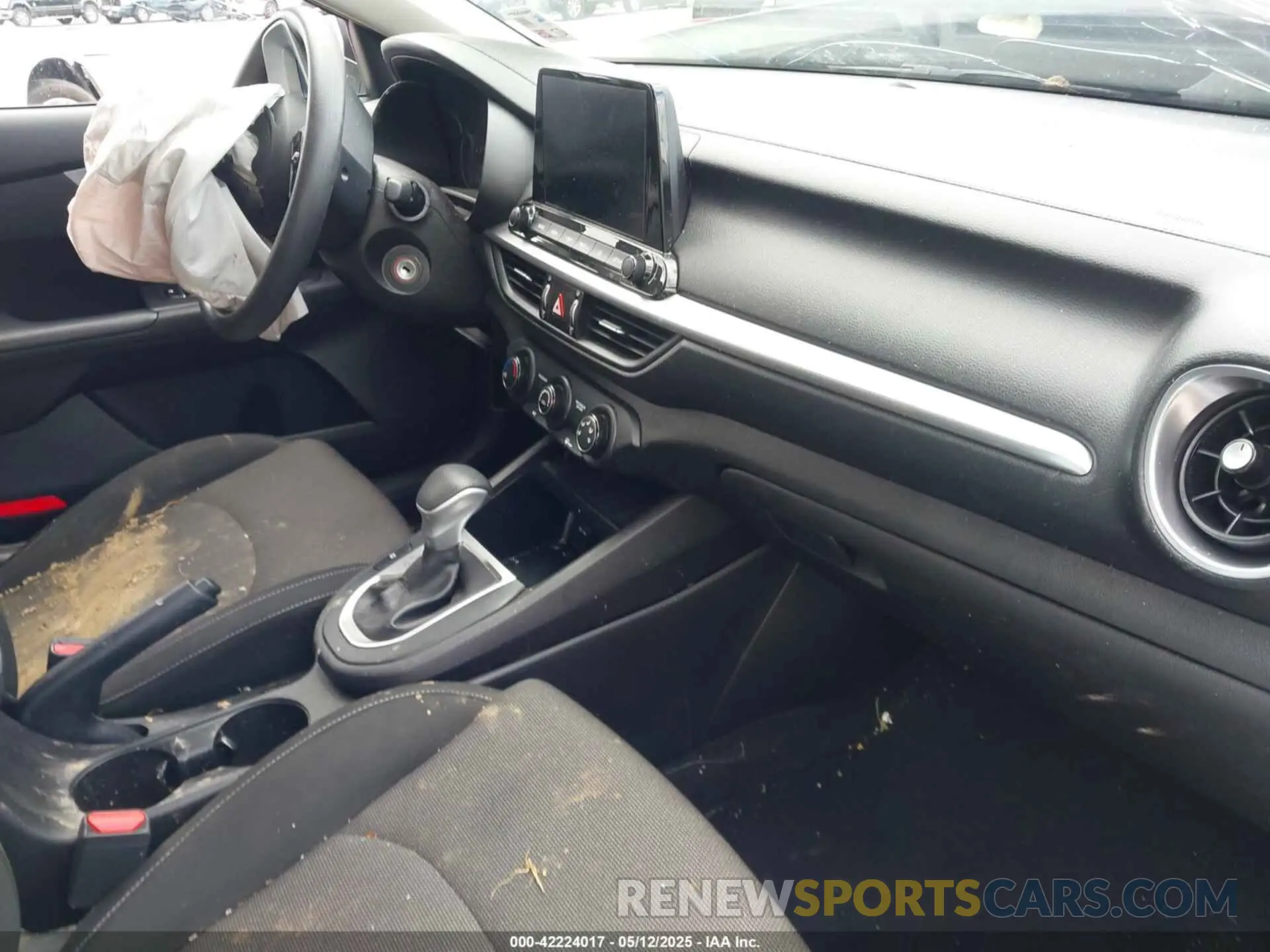 5 Photograph of a damaged car 3KPF24AD1NE418045 KIA FORTE 2022