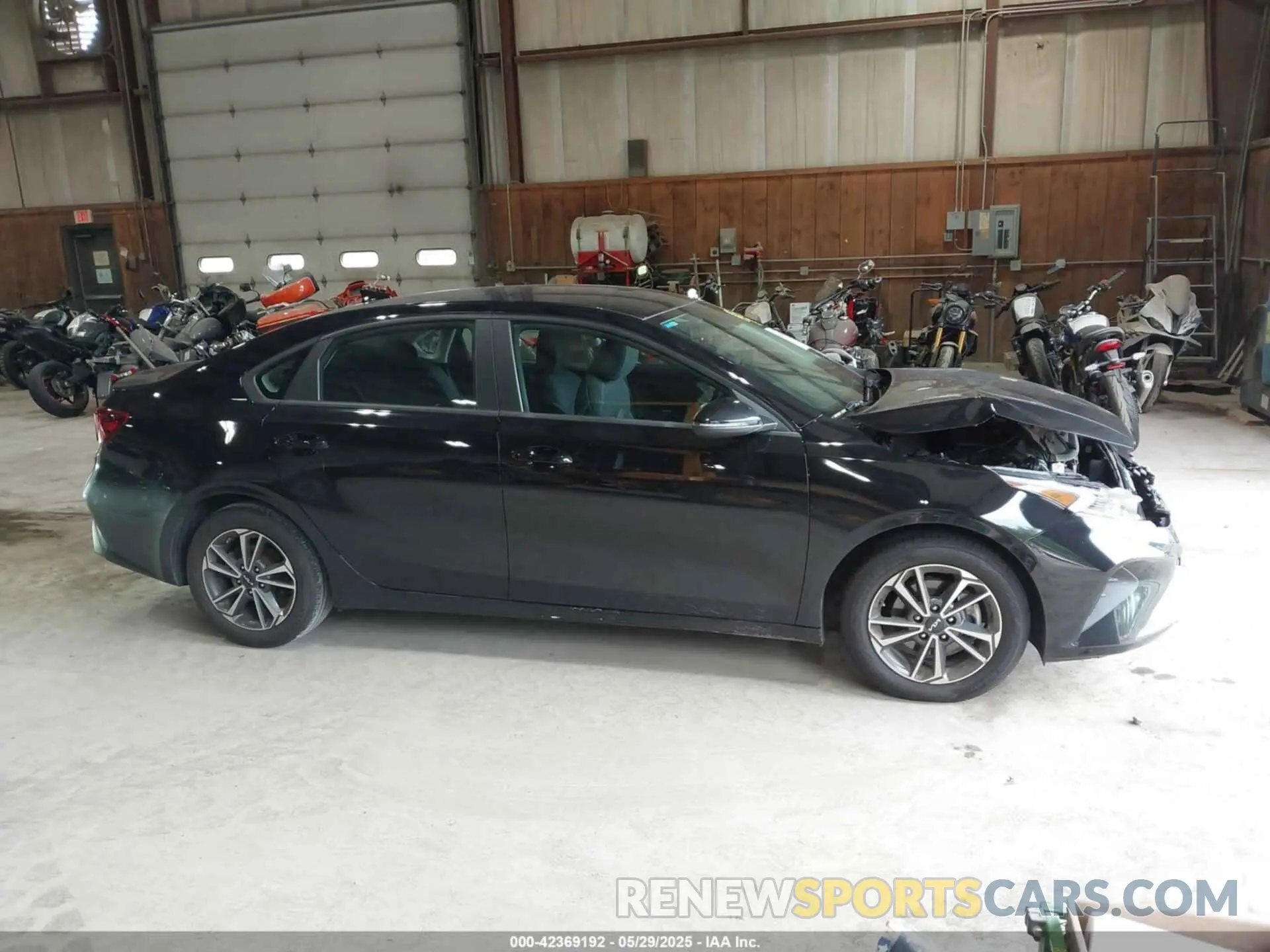 12 Photograph of a damaged car 3KPF24AD1NE429370 KIA FORTE 2022