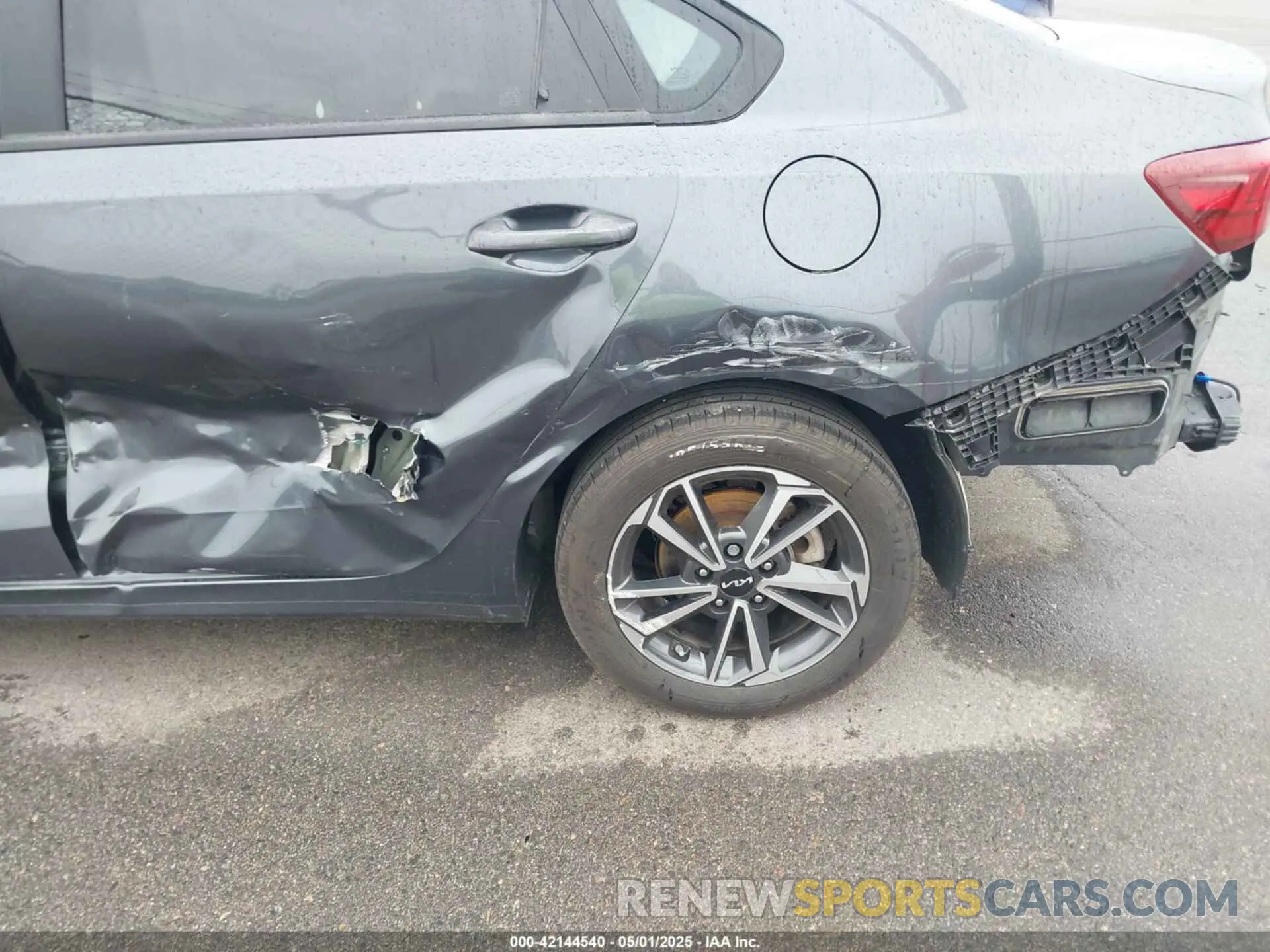 6 Photograph of a damaged car 3KPF24AD1NE460912 KIA FORTE 2022