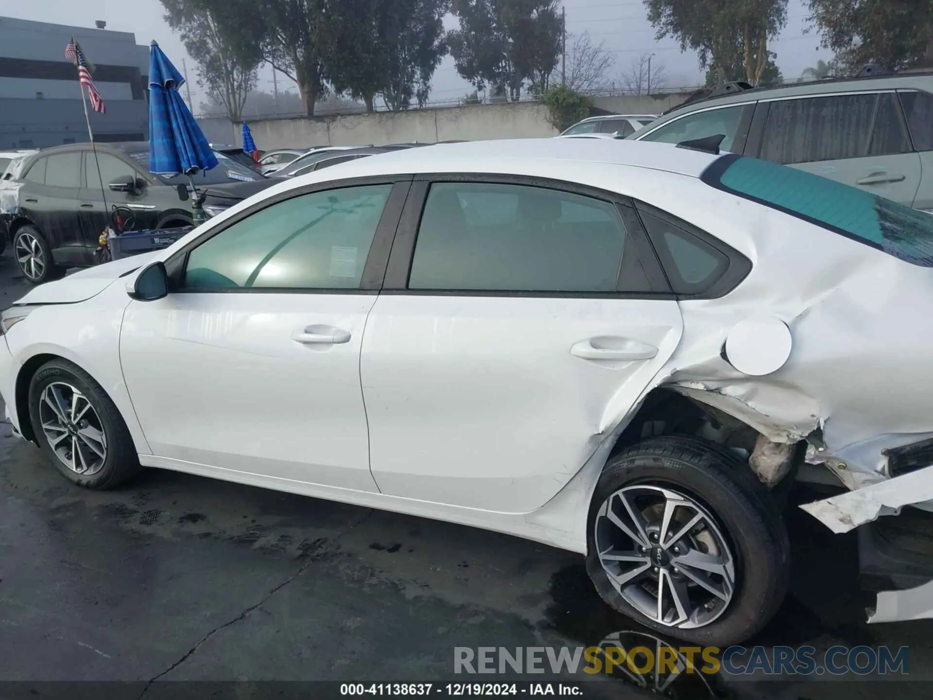 14 Photograph of a damaged car 3KPF24AD1NE474373 KIA FORTE 2022