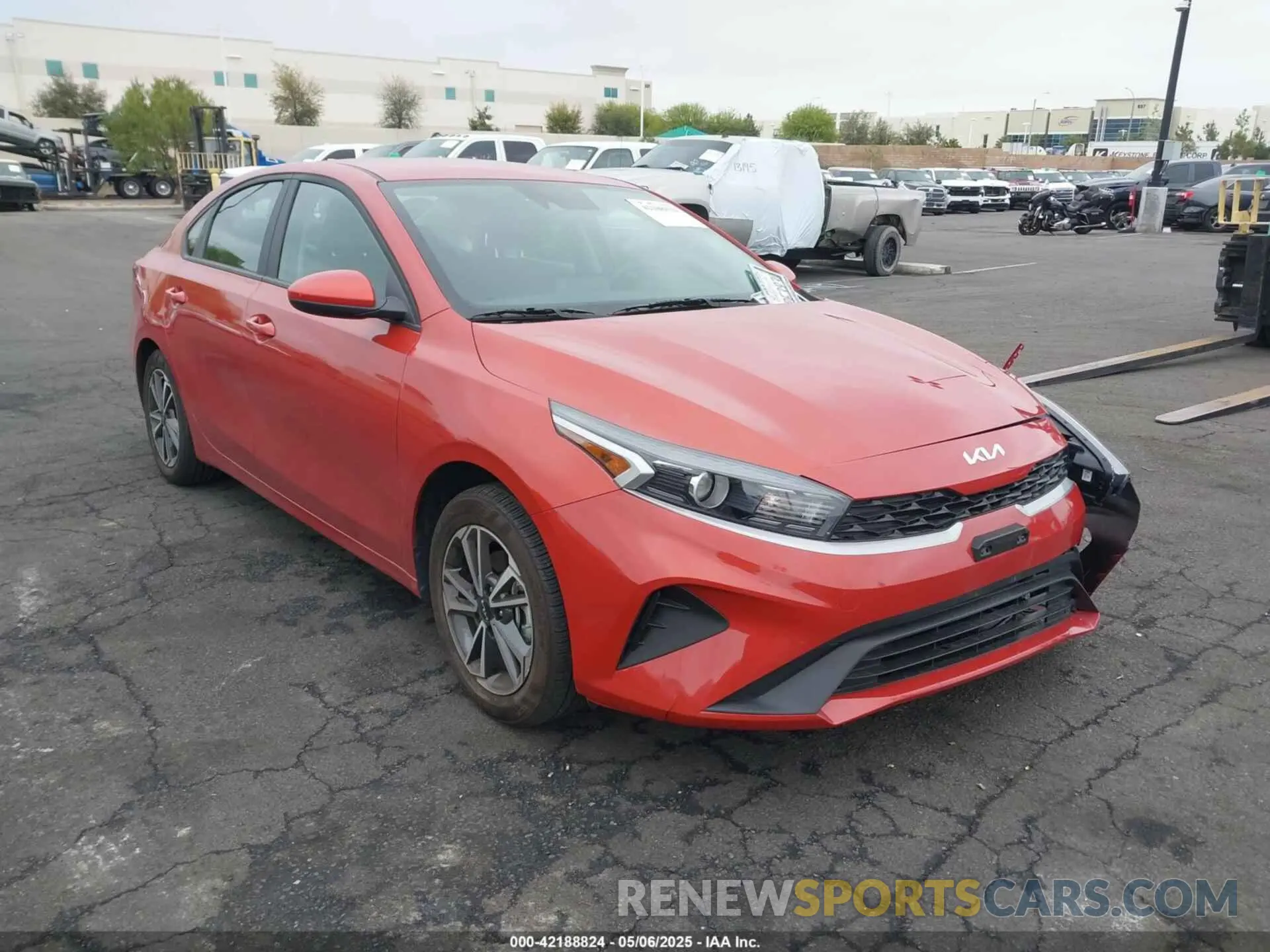 13 Photograph of a damaged car 3KPF24AD1NE490976 KIA FORTE 2022