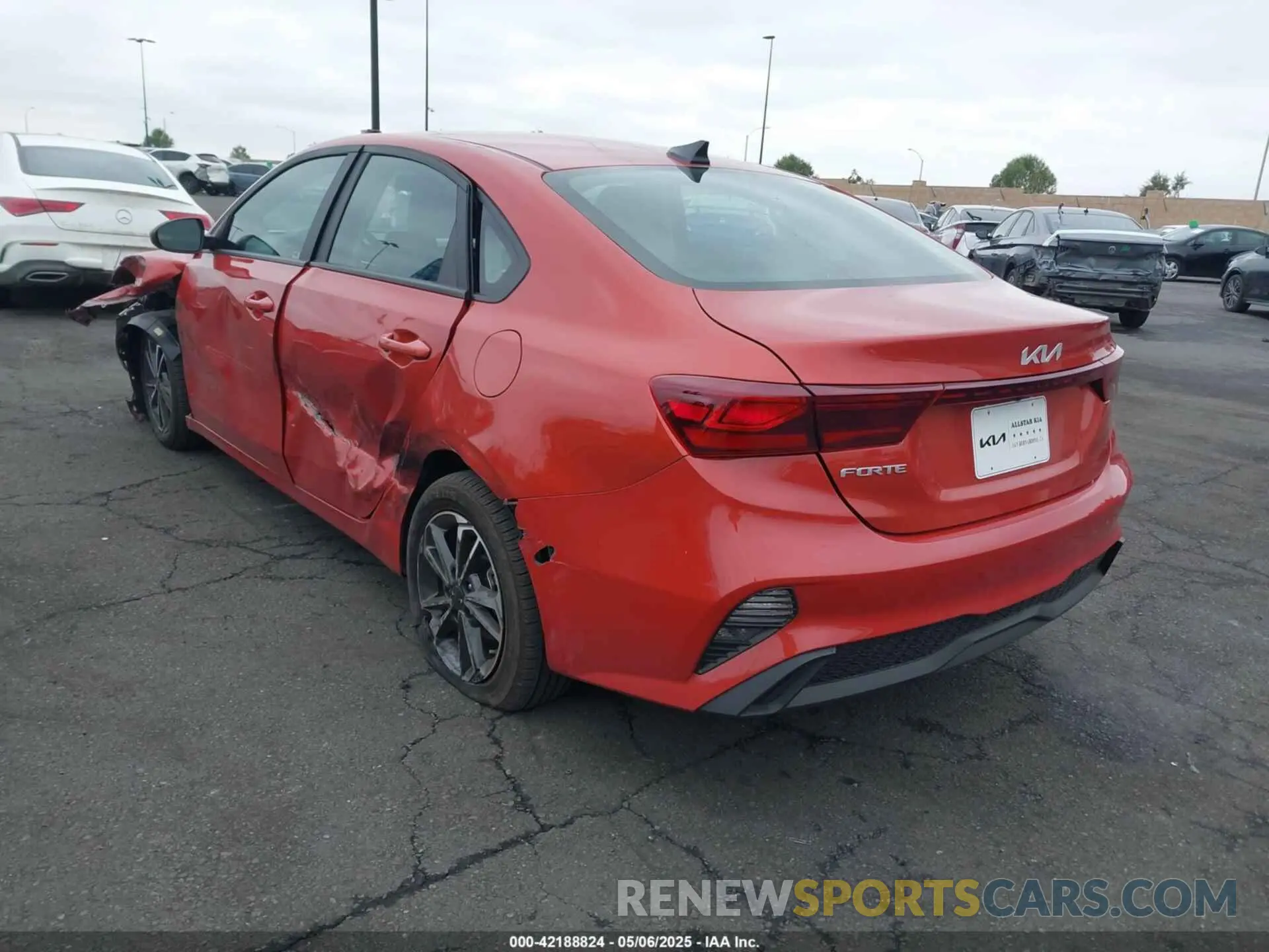 14 Photograph of a damaged car 3KPF24AD1NE490976 KIA FORTE 2022