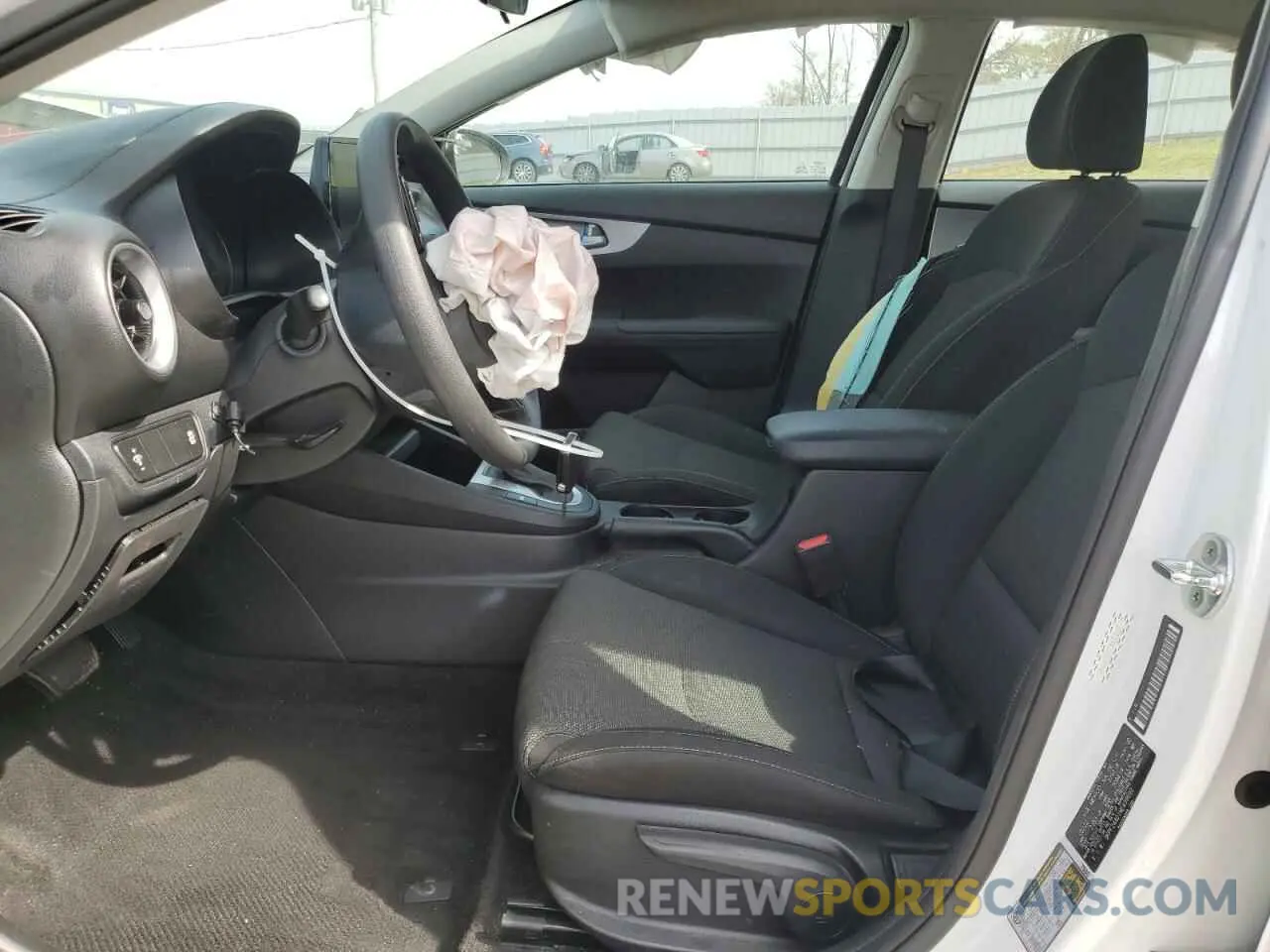 7 Photograph of a damaged car 3KPF24AD1NE499693 KIA FORTE 2022