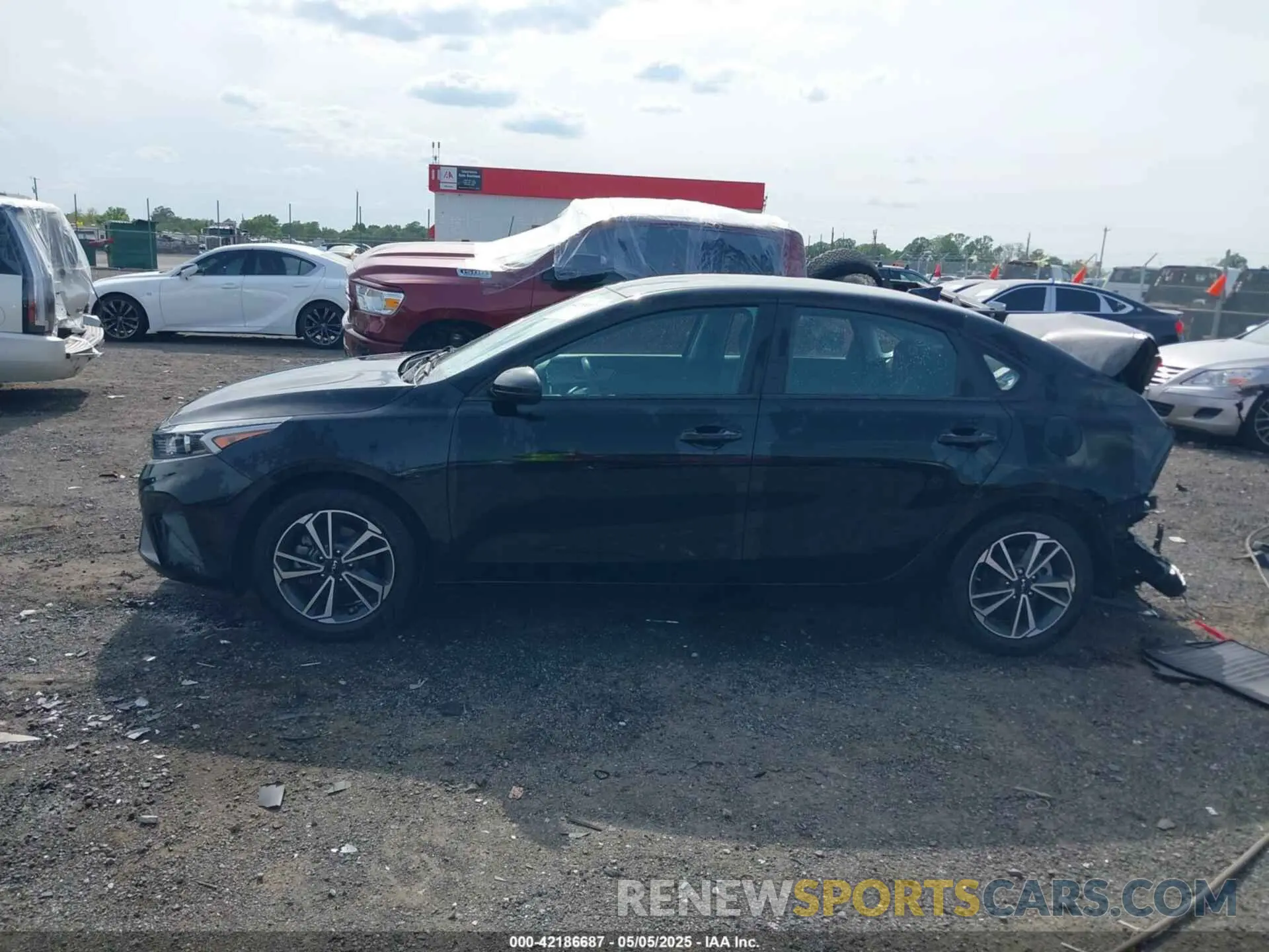 14 Photograph of a damaged car 3KPF24AD1NE503709 KIA FORTE 2022