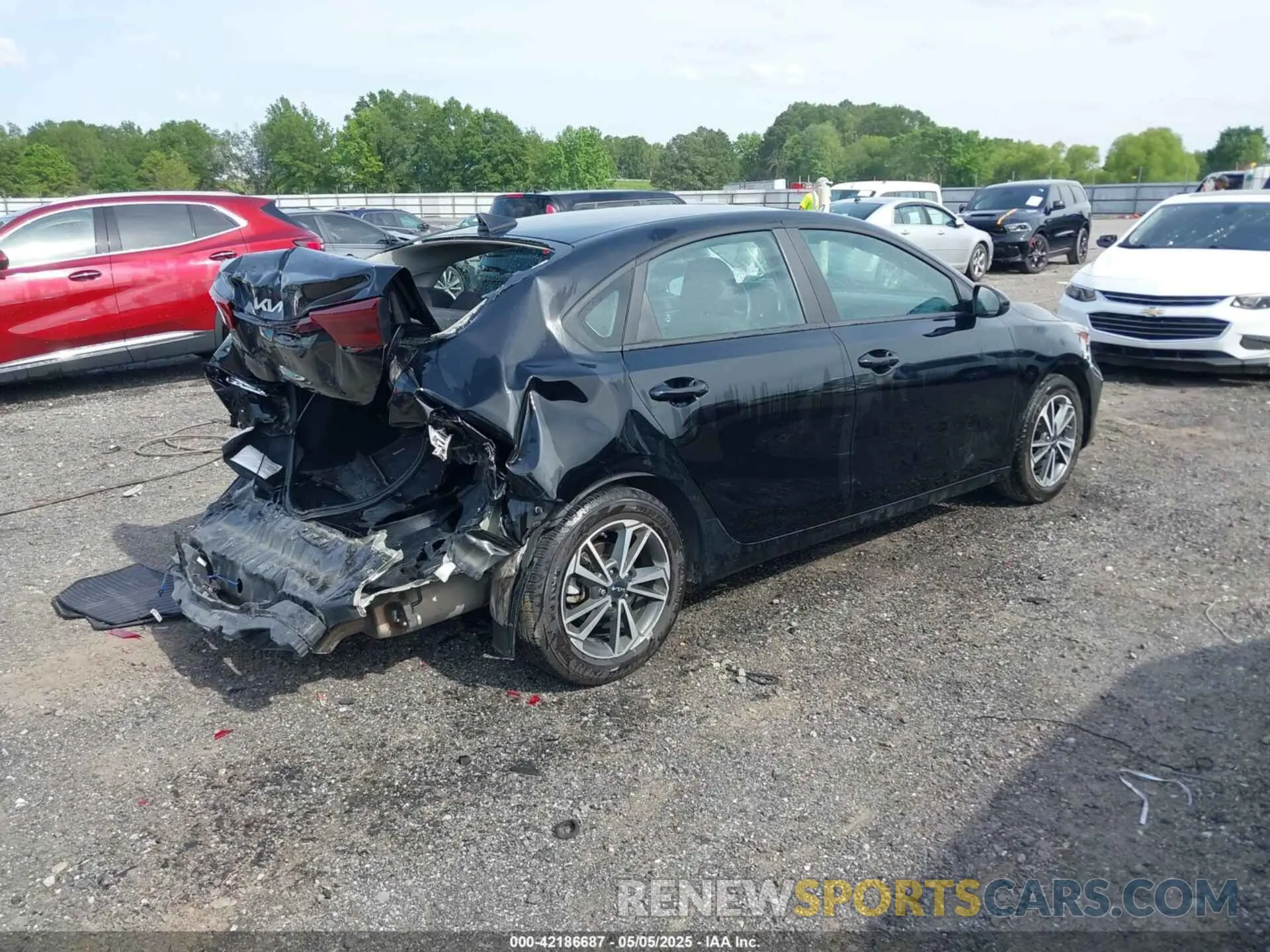 4 Photograph of a damaged car 3KPF24AD1NE503709 KIA FORTE 2022
