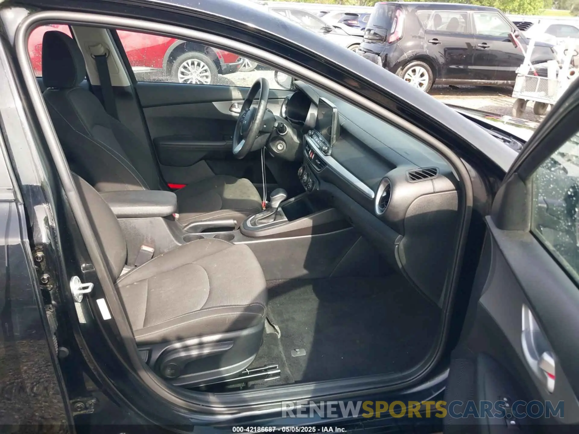 5 Photograph of a damaged car 3KPF24AD1NE503709 KIA FORTE 2022