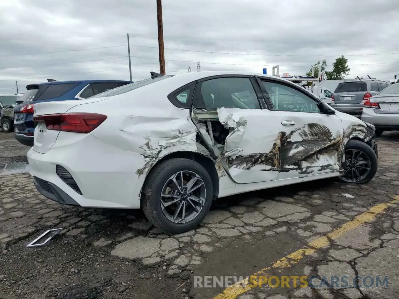 3 Photograph of a damaged car 3KPF24AD2NE456061 KIA FORTE 2022