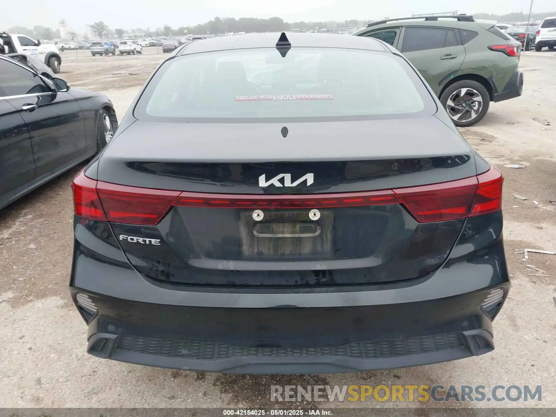 17 Photograph of a damaged car 3KPF24AD3NE424770 KIA FORTE 2022
