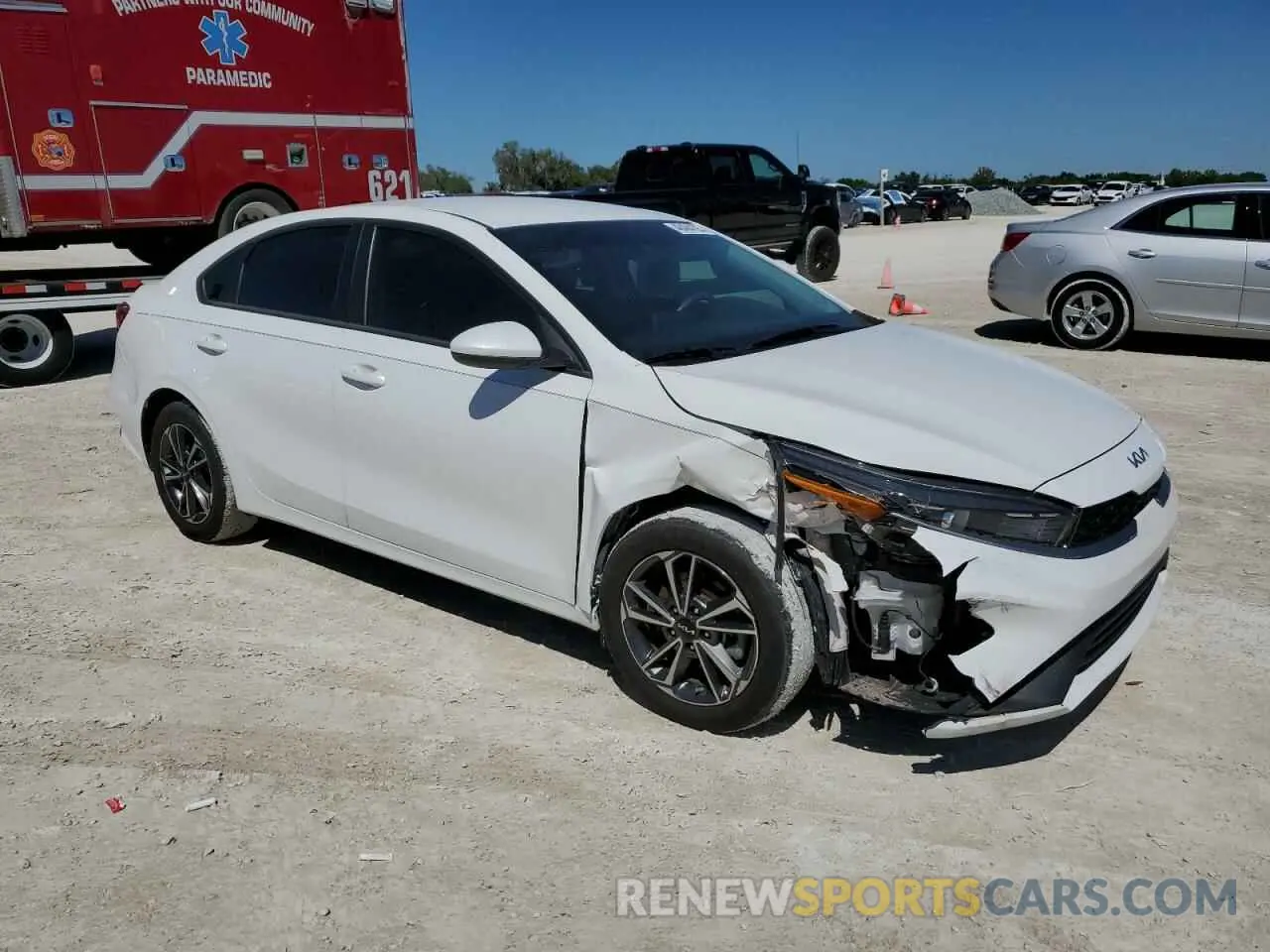 4 Photograph of a damaged car 3KPF24AD3NE455923 KIA FORTE 2022
