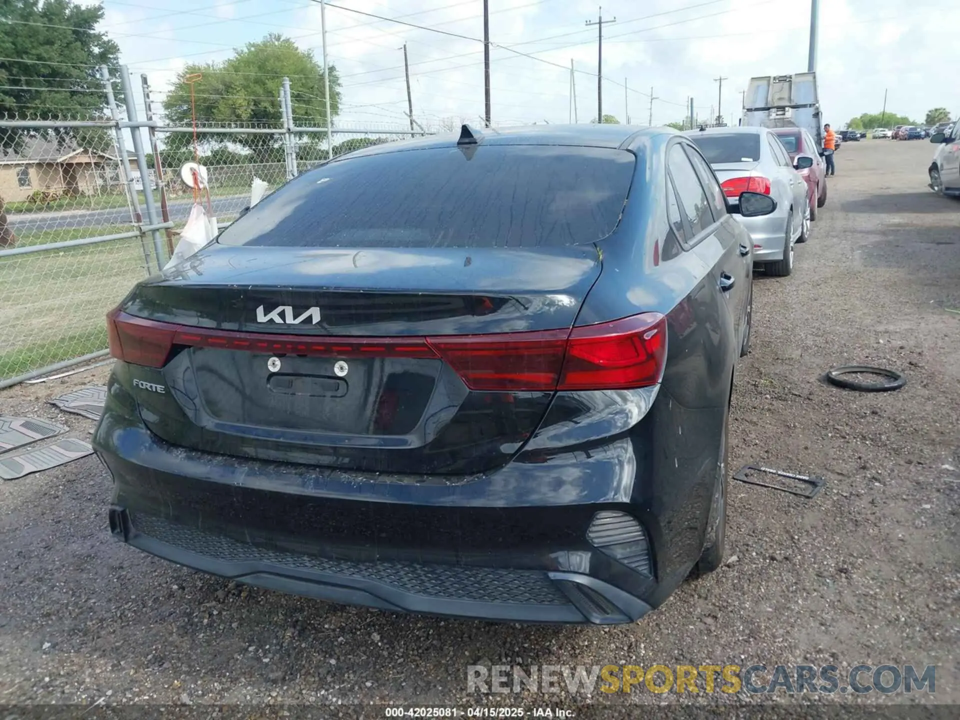 4 Photograph of a damaged car 3KPF24AD3NE461012 KIA FORTE 2022
