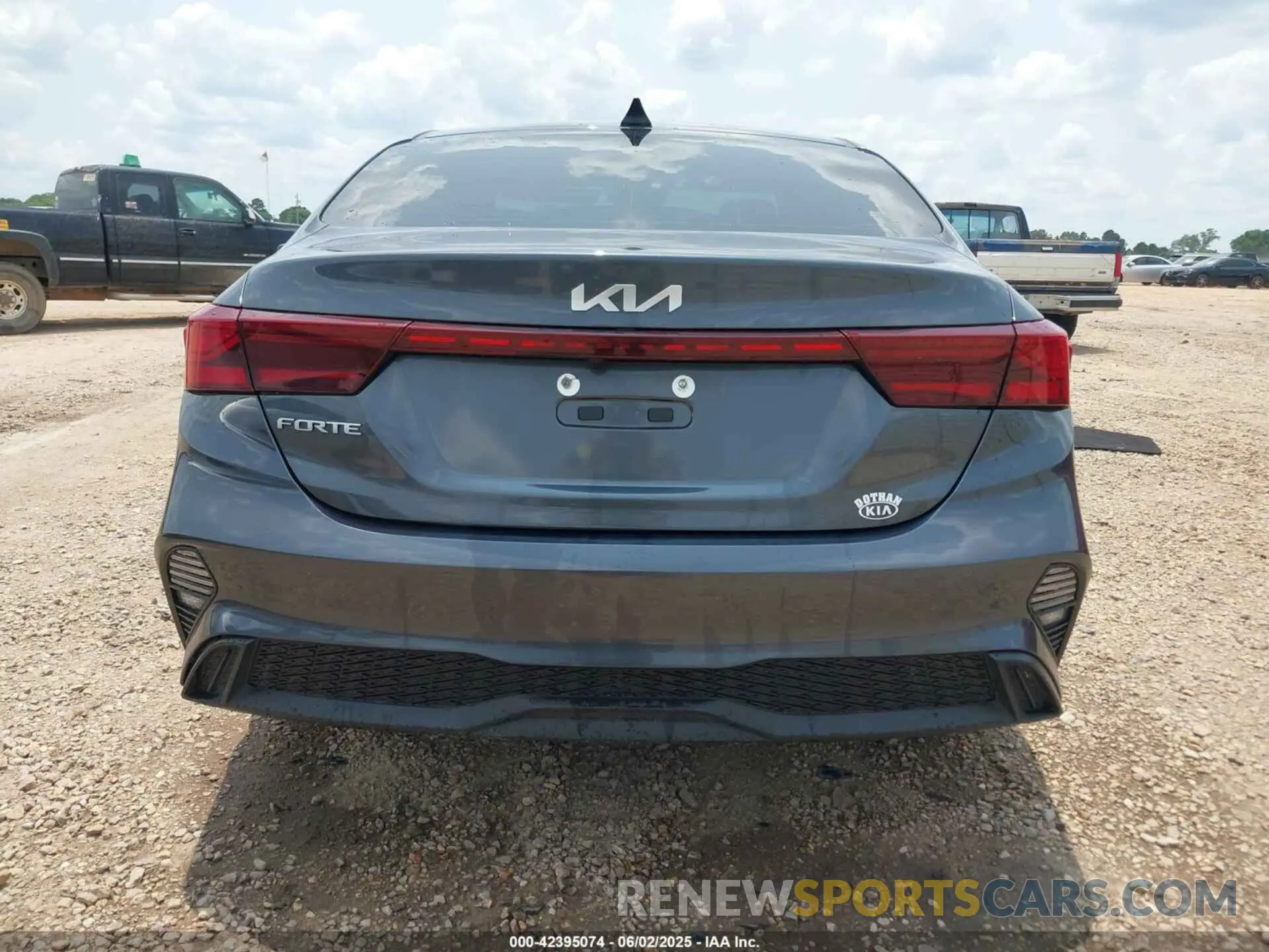 16 Photograph of a damaged car 3KPF24AD3NE464217 KIA FORTE 2022