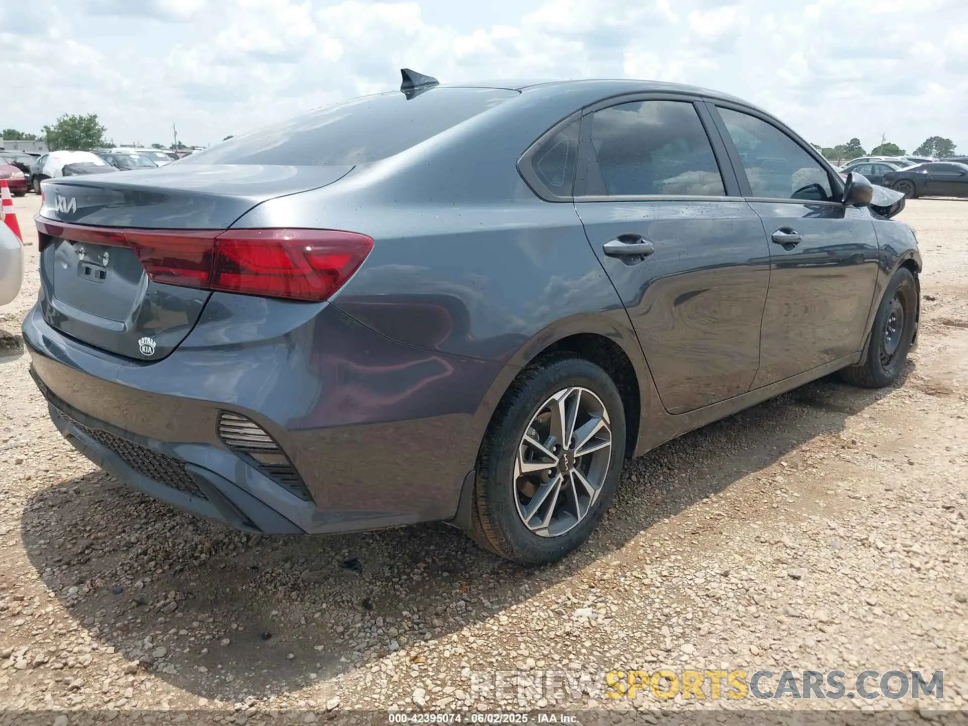4 Photograph of a damaged car 3KPF24AD3NE464217 KIA FORTE 2022