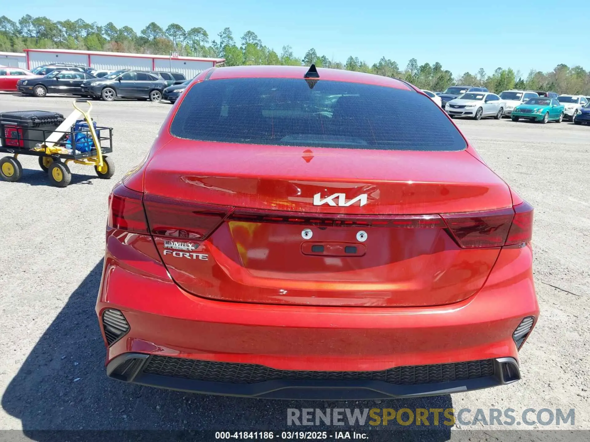 17 Photograph of a damaged car 3KPF24AD3NE483432 KIA FORTE 2022