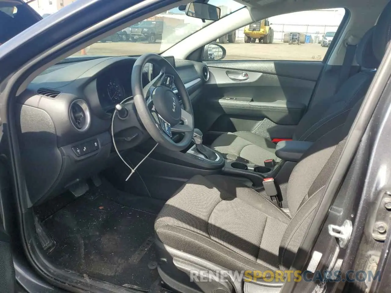 7 Photograph of a damaged car 3KPF24AD3NE495340 KIA FORTE 2022