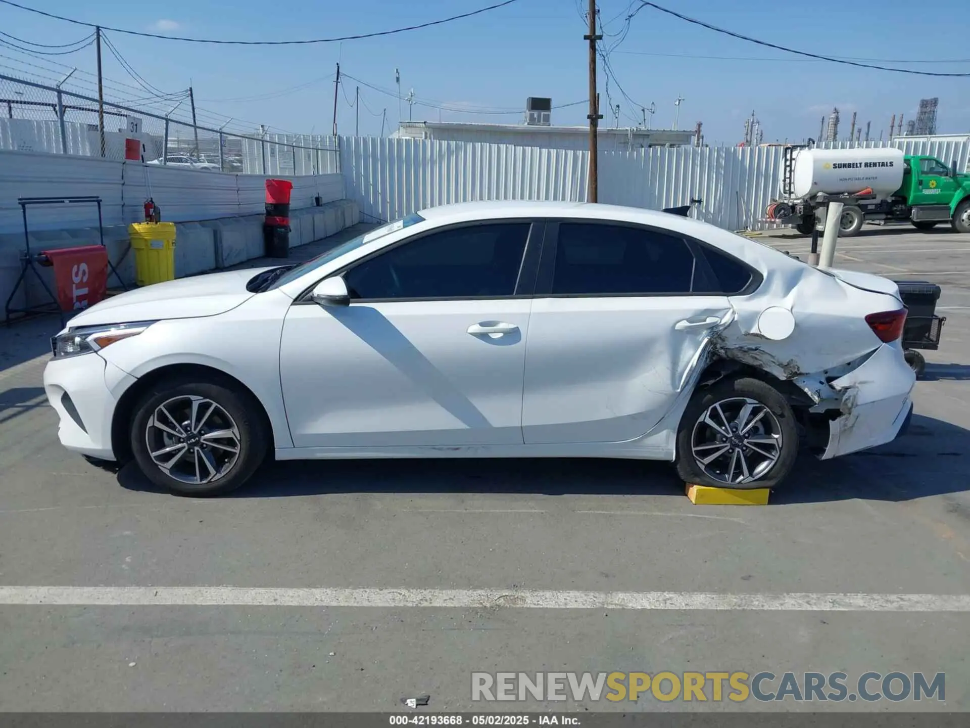 14 Photograph of a damaged car 3KPF24AD3NE496228 KIA FORTE 2022