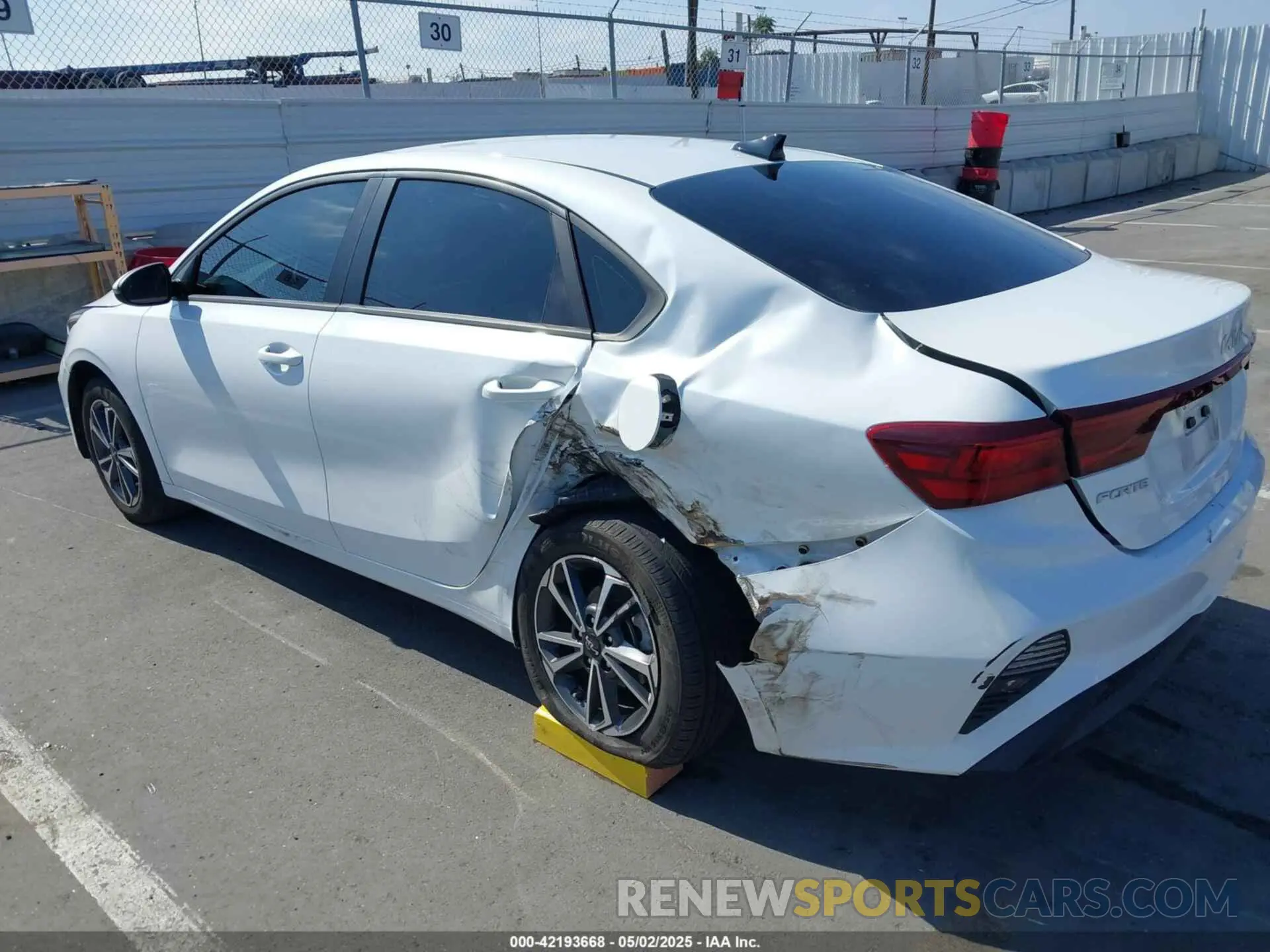 3 Photograph of a damaged car 3KPF24AD3NE496228 KIA FORTE 2022