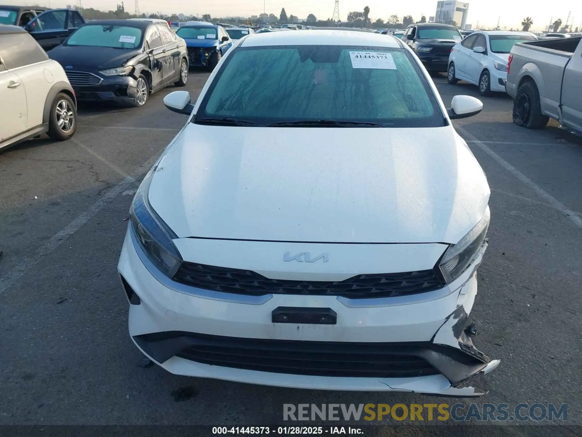 12 Photograph of a damaged car 3KPF24AD3NE498898 KIA FORTE 2022