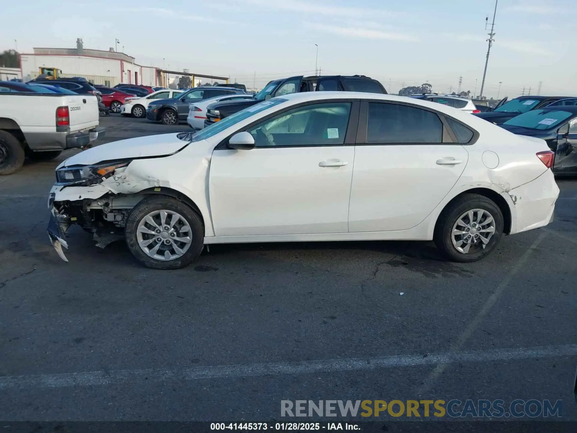 14 Photograph of a damaged car 3KPF24AD3NE498898 KIA FORTE 2022
