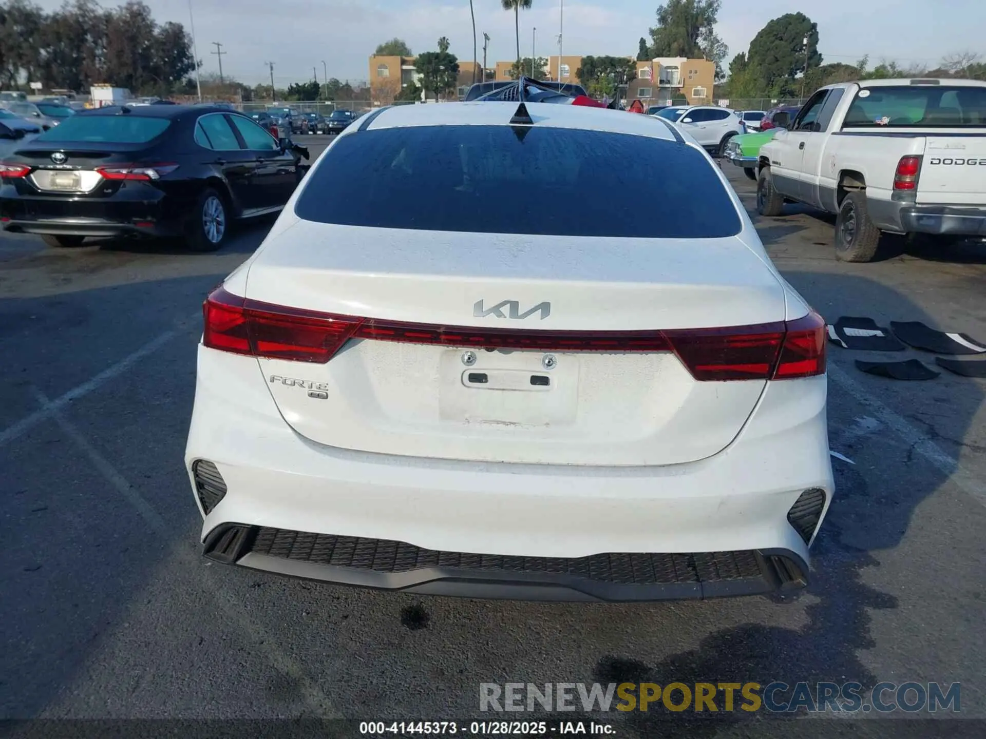 16 Photograph of a damaged car 3KPF24AD3NE498898 KIA FORTE 2022