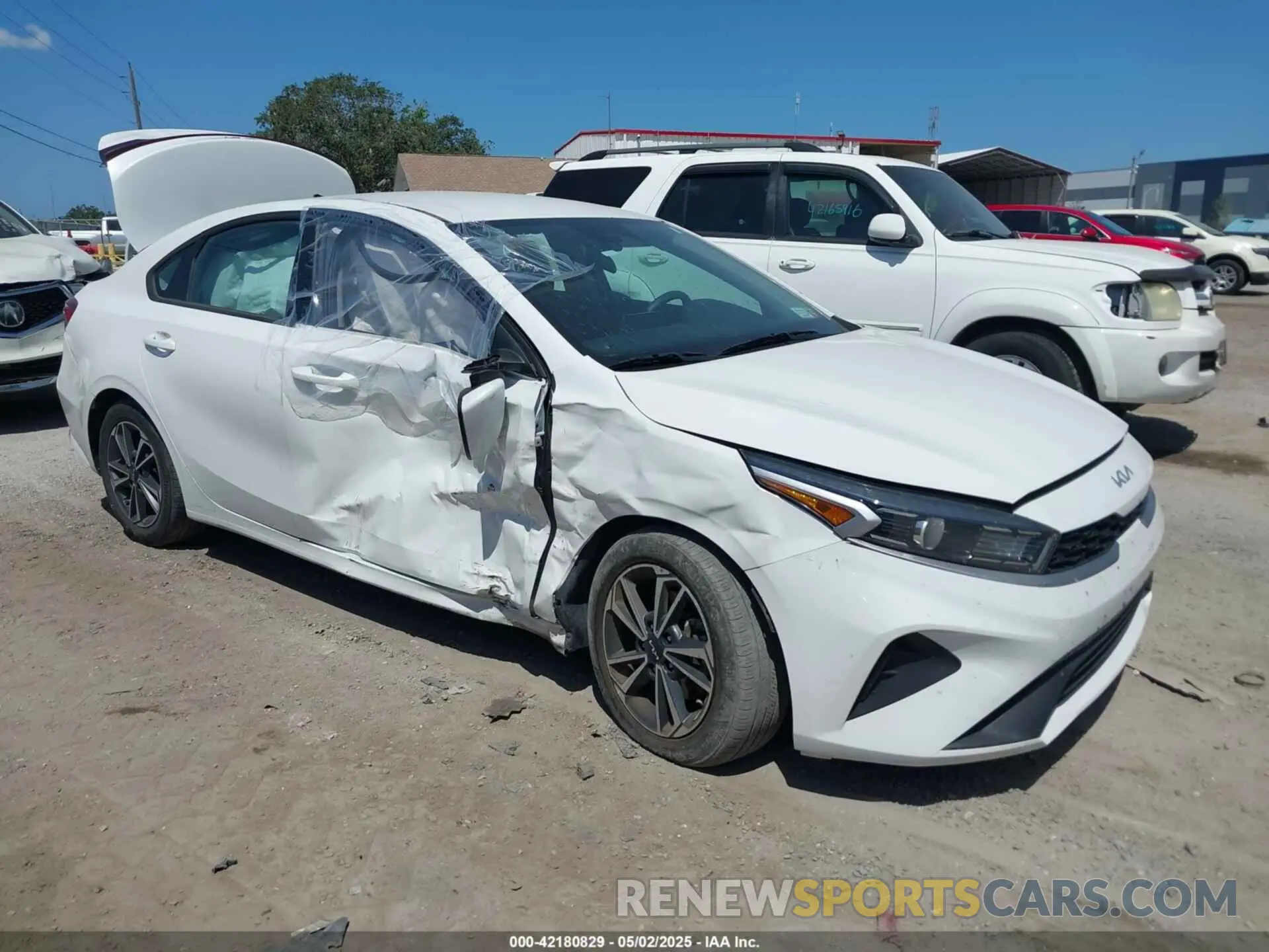 1 Photograph of a damaged car 3KPF24AD3NE499971 KIA FORTE 2022