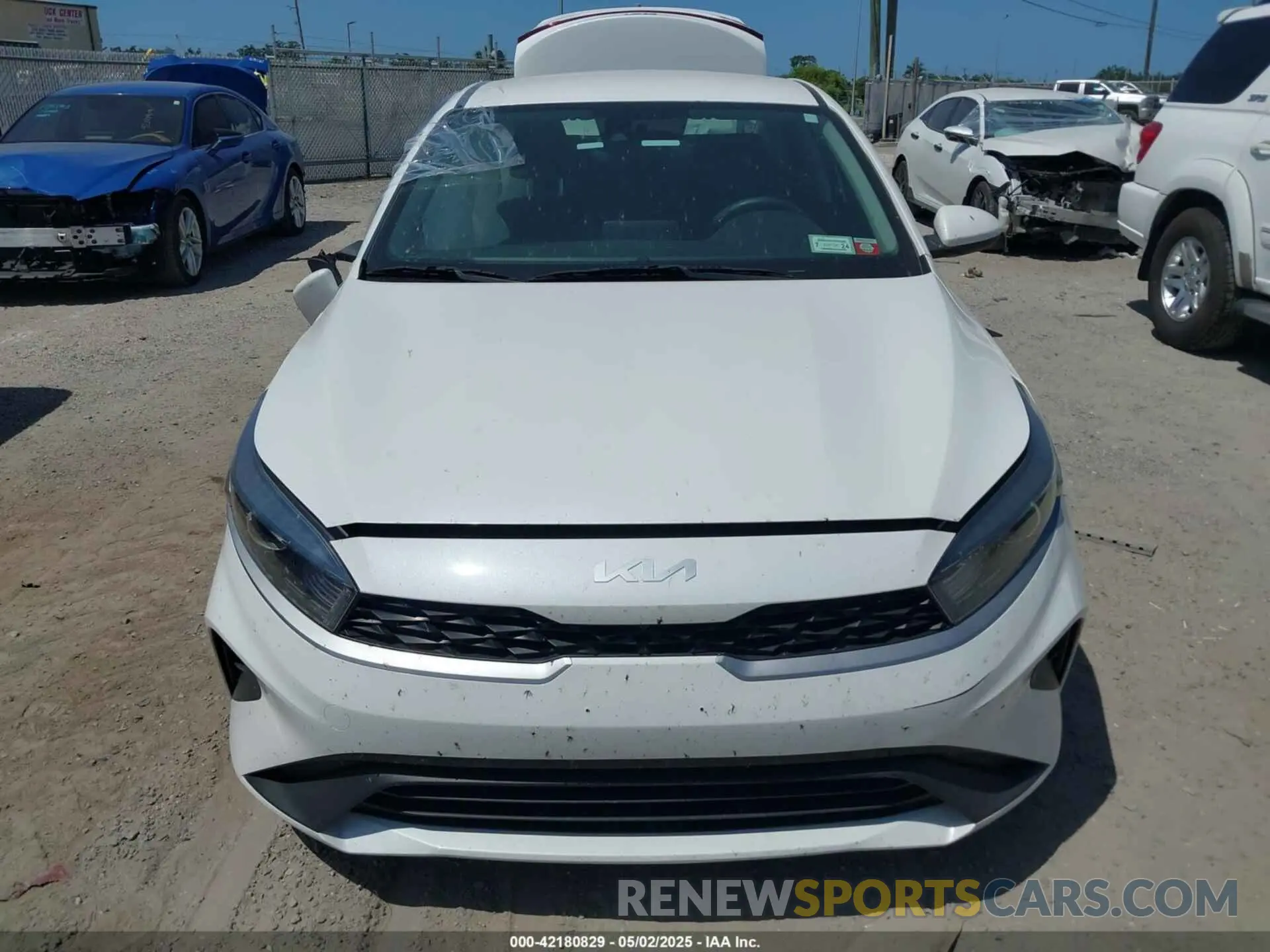 12 Photograph of a damaged car 3KPF24AD3NE499971 KIA FORTE 2022