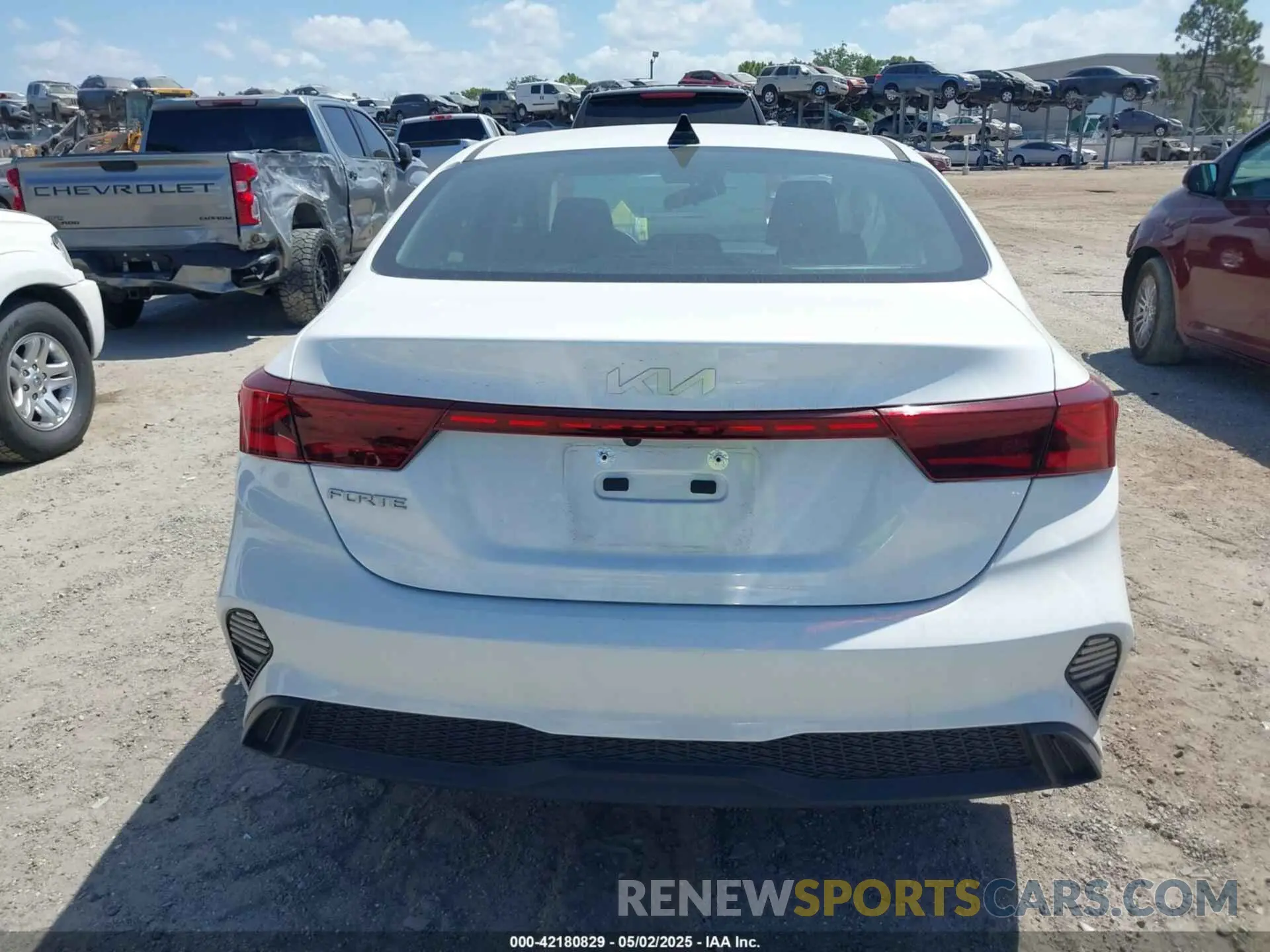 16 Photograph of a damaged car 3KPF24AD3NE499971 KIA FORTE 2022