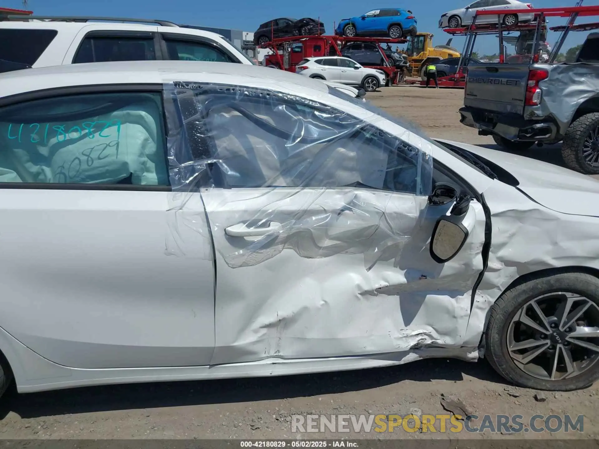 6 Photograph of a damaged car 3KPF24AD3NE499971 KIA FORTE 2022