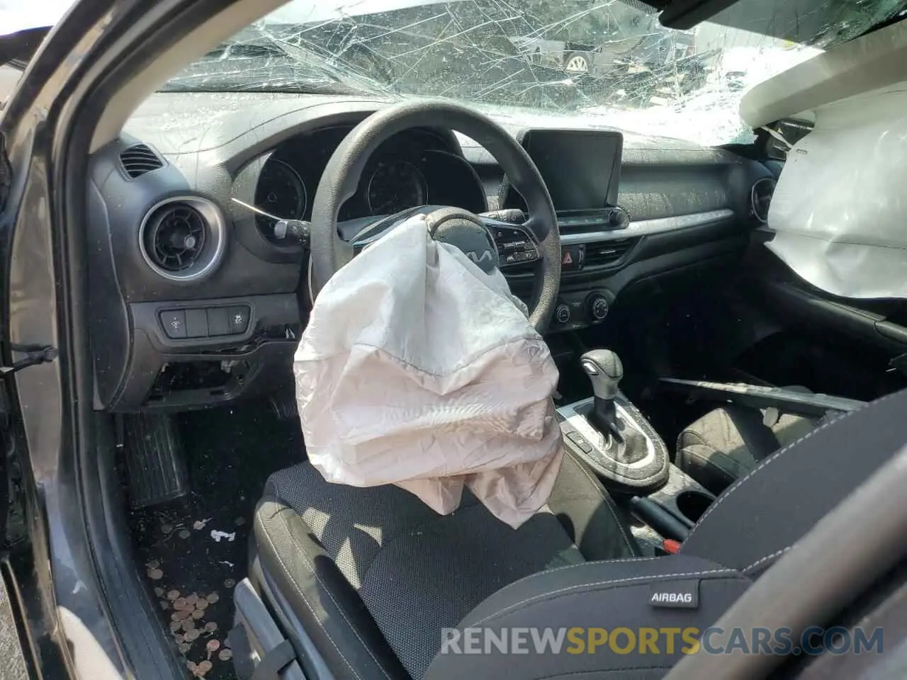 8 Photograph of a damaged car 3KPF24AD4NE417844 KIA FORTE 2022