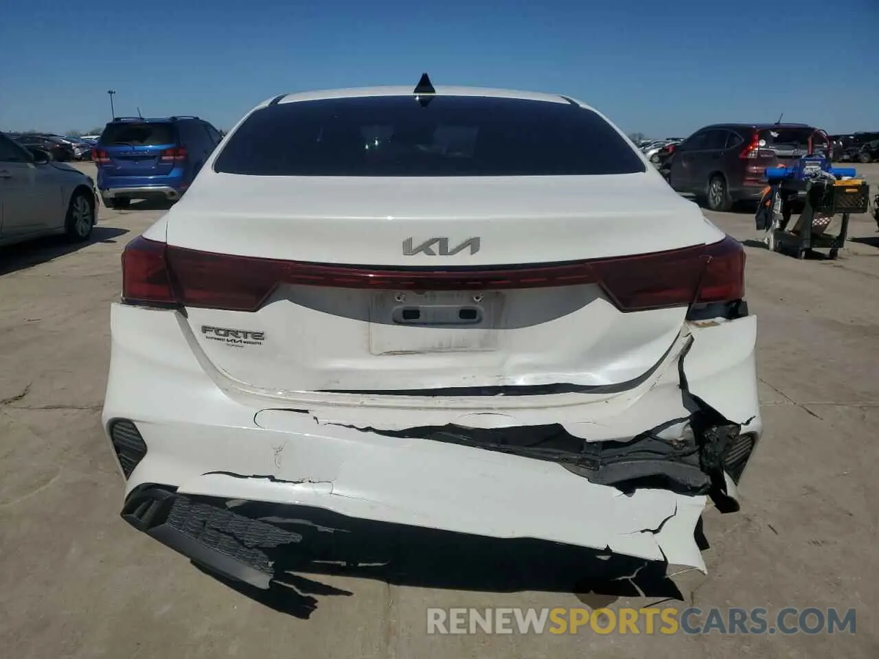 6 Photograph of a damaged car 3KPF24AD4NE424812 KIA FORTE 2022