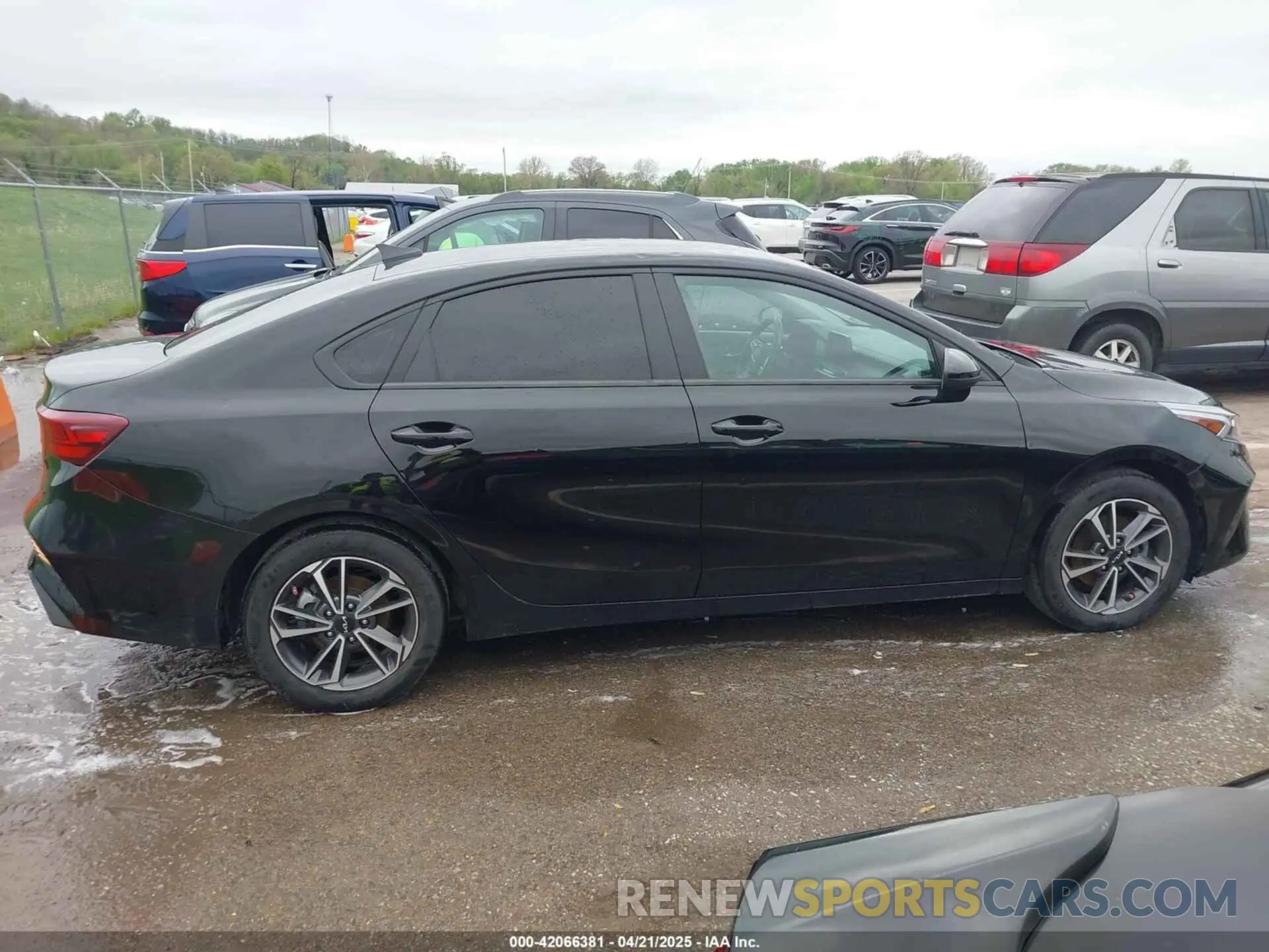 13 Photograph of a damaged car 3KPF24AD4NE450309 KIA FORTE 2022